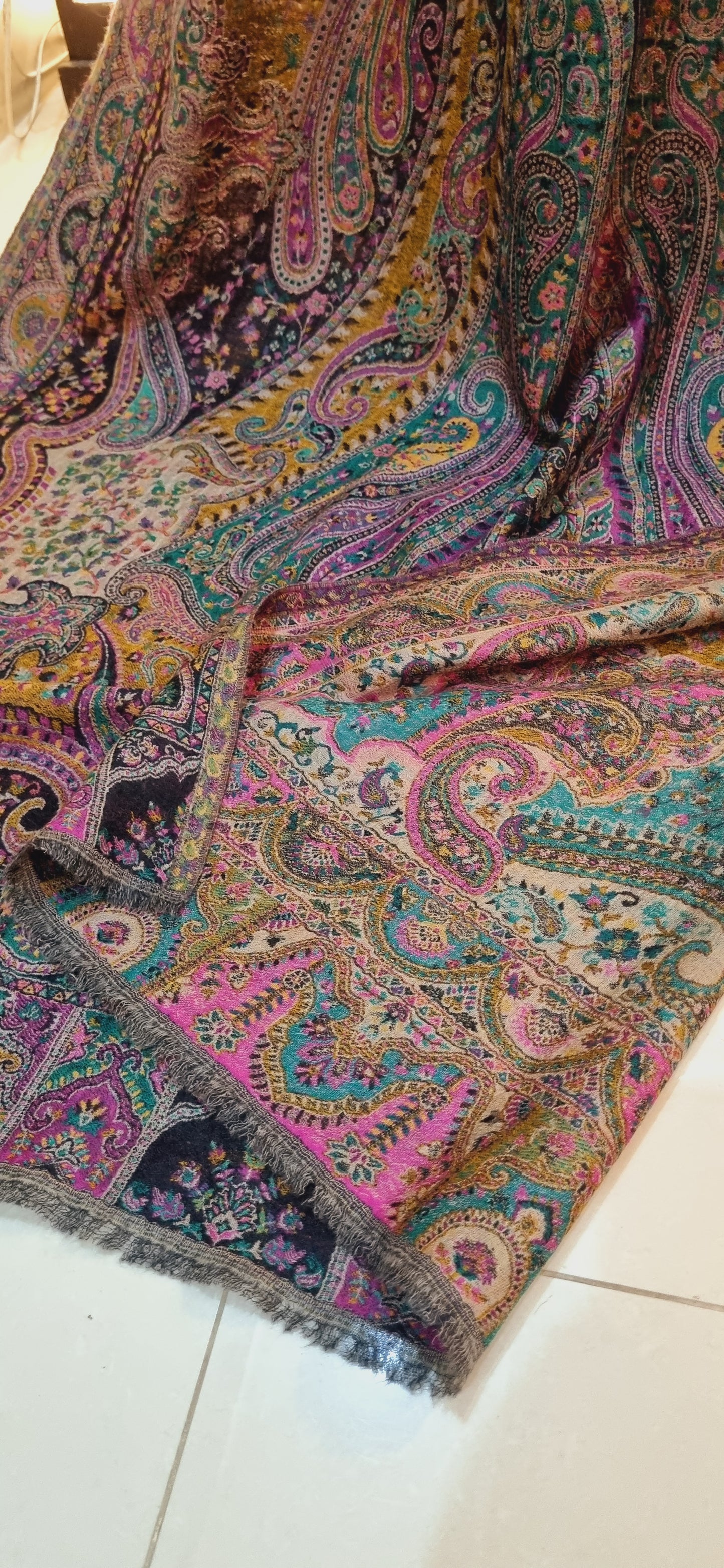 Reversible pashmina kaani shawl