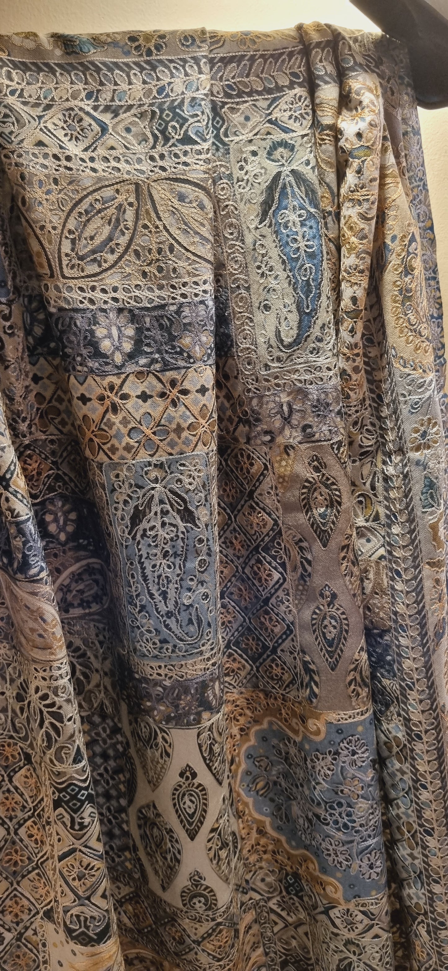 Reelkar pashmina shawl