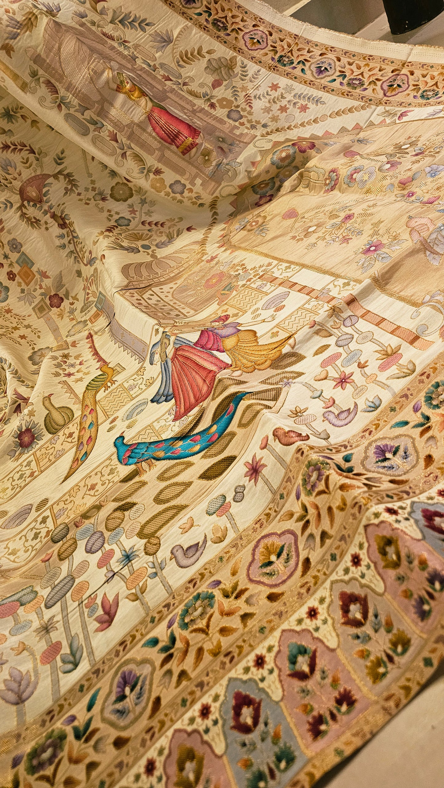 Meenakari shikargah shawl: silk
