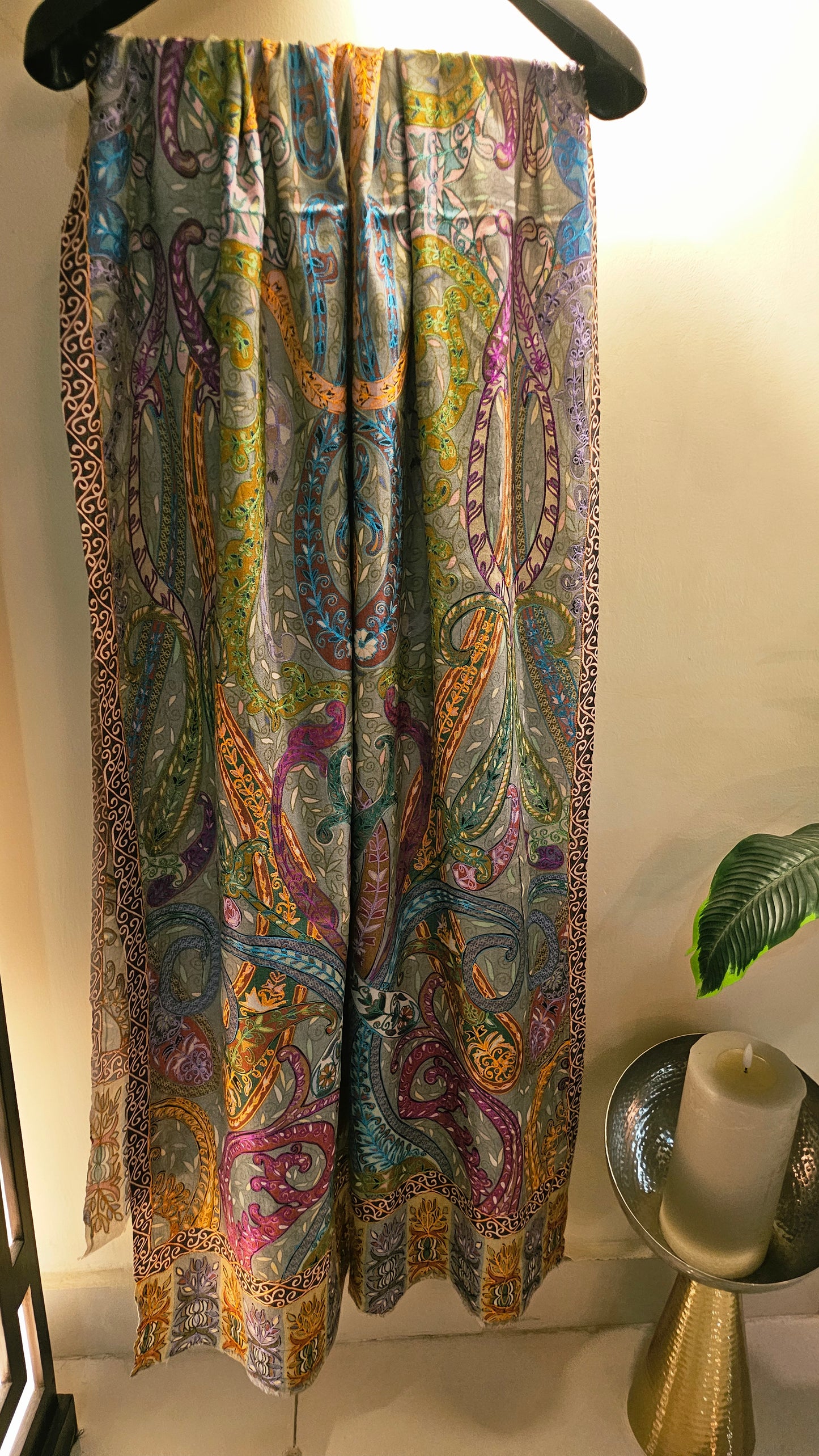 Reelkar embroidered minishawl: pashmina