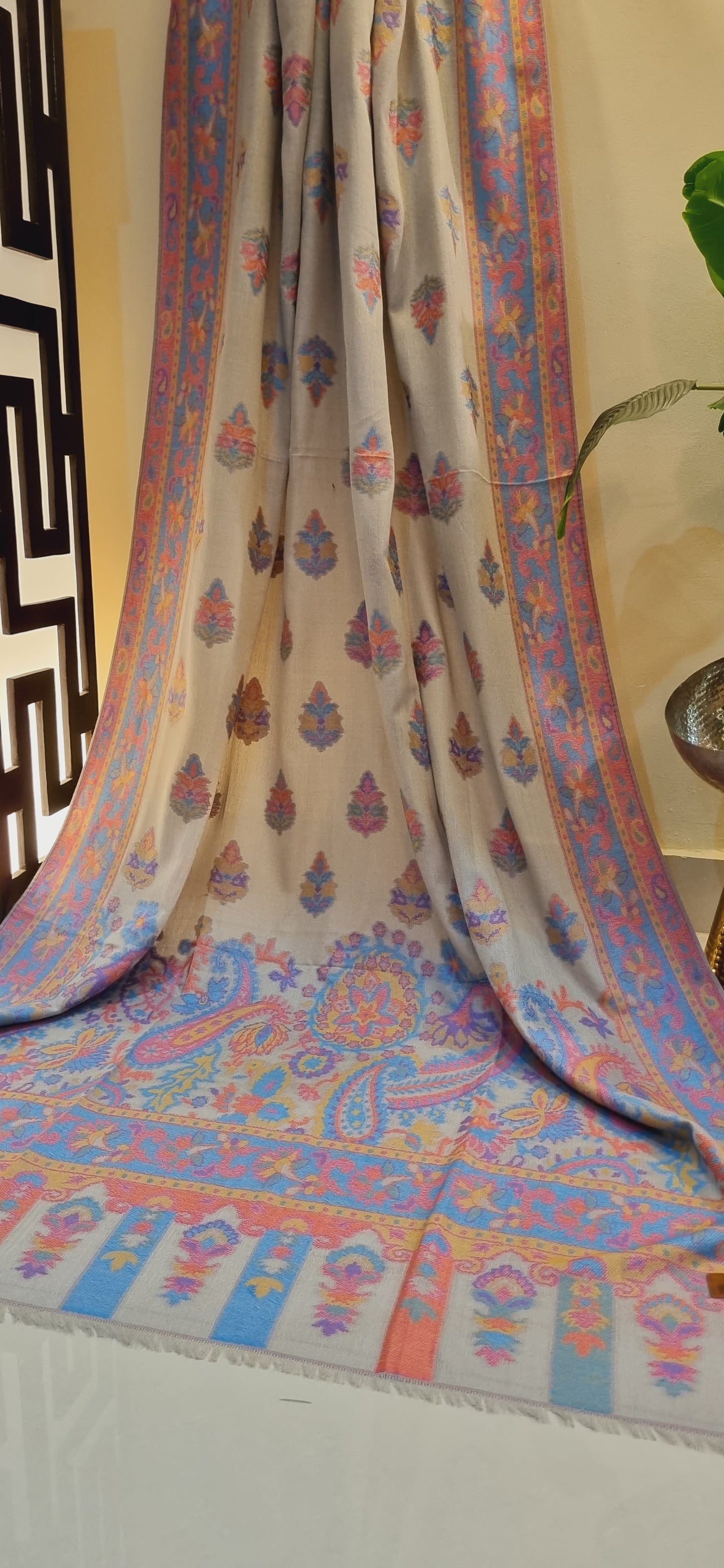 Woolen pashmina kaani shawl