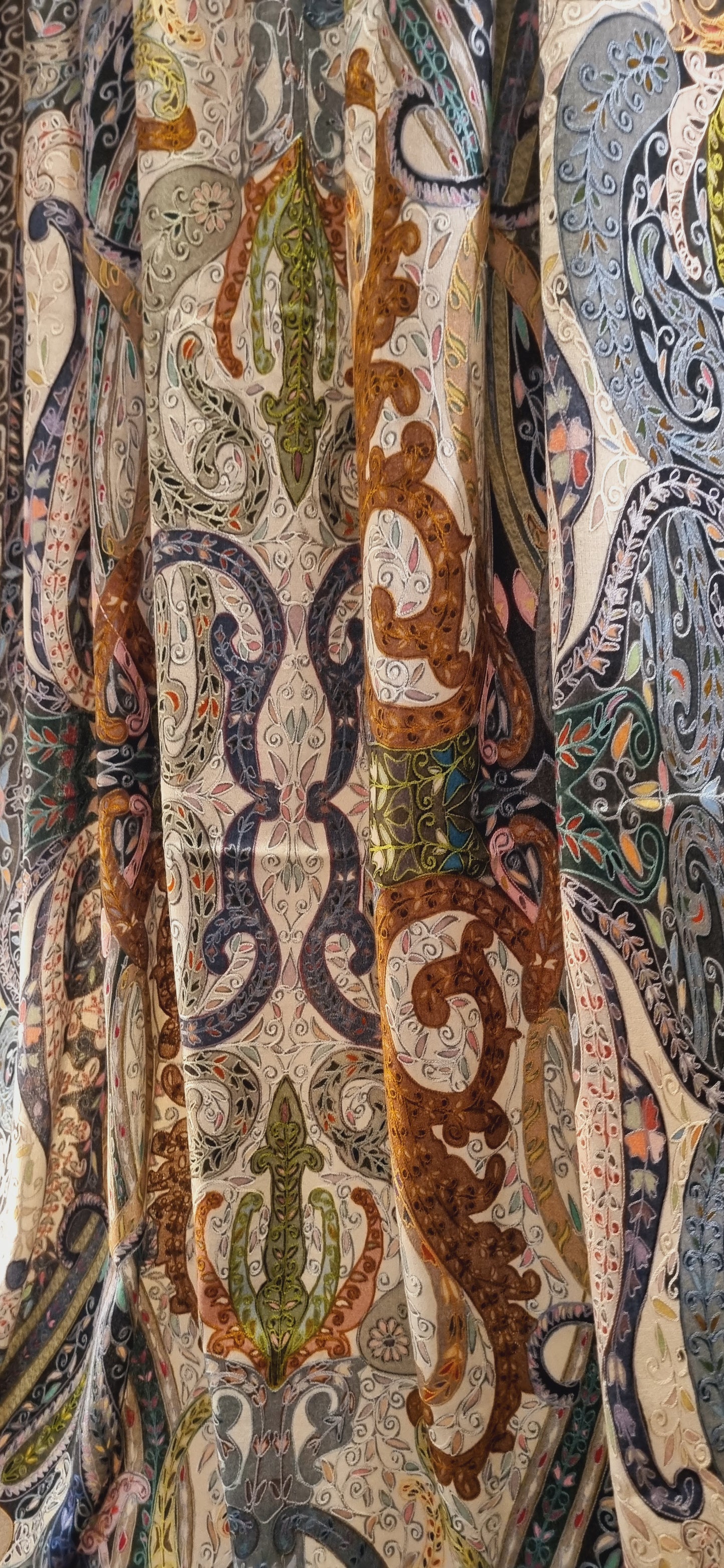 Reelkar embroidered pashmina