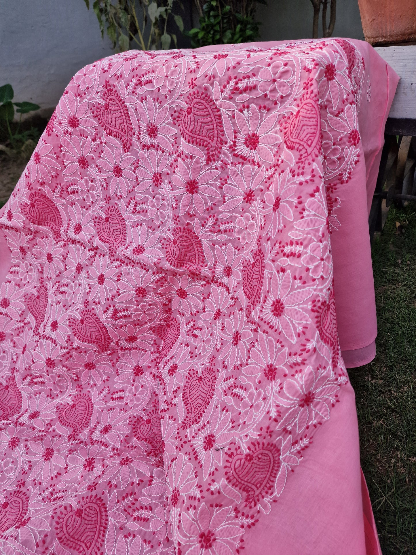 Sale Chikankari with two tone thread