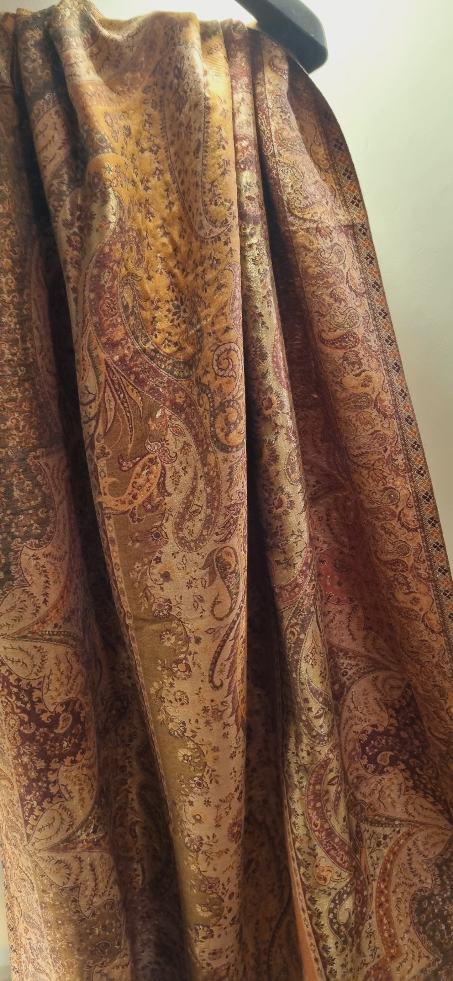 Reversible gandhara kaani shawl