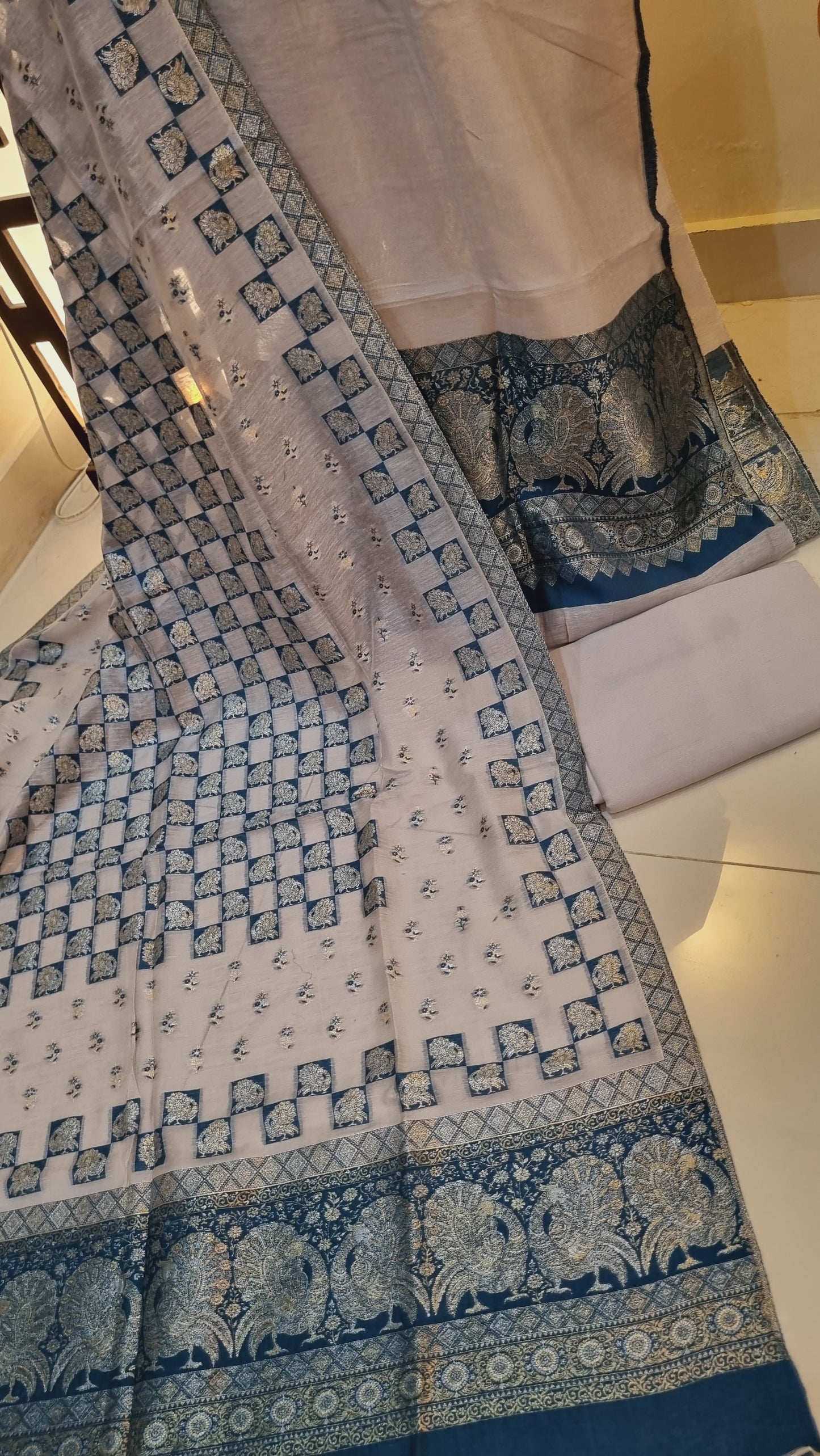 Formal silk kaani suit