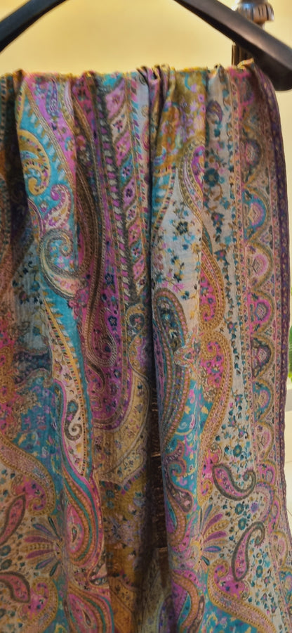 Reversible pashmina kaani shawl