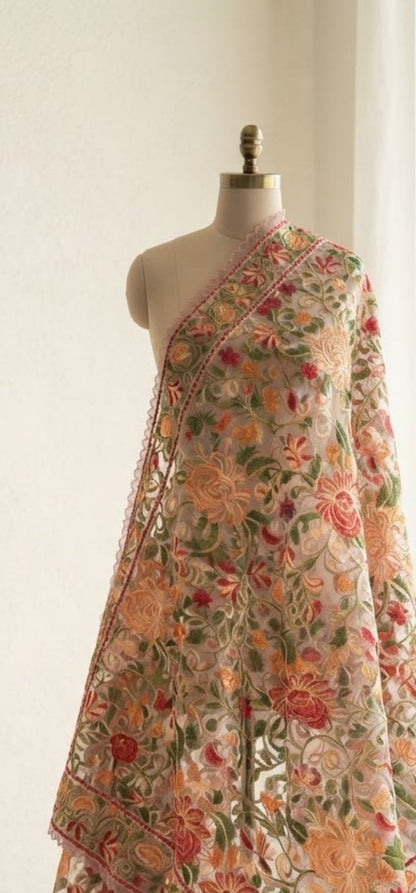 Embroidered duapta: Organza