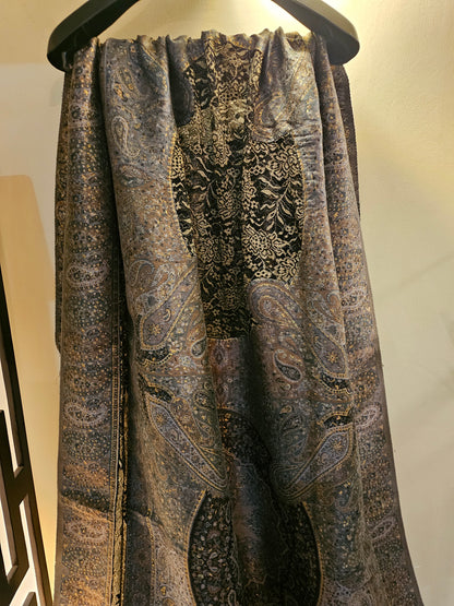 Silk kaani shawl with chantilly