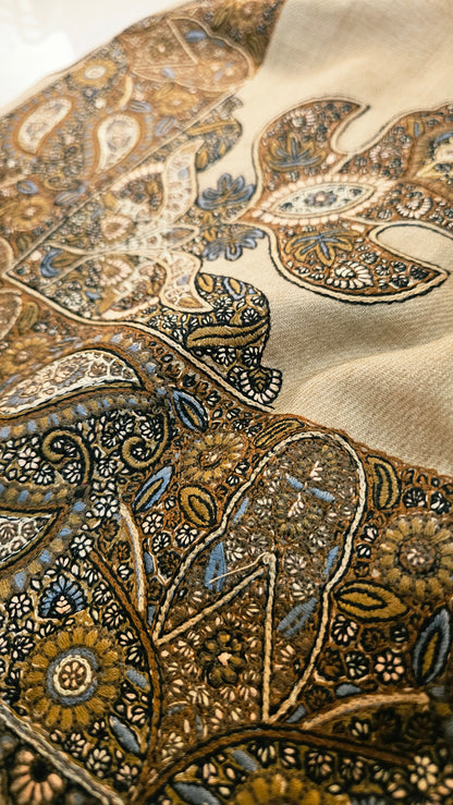 Papermachi embroidered: Pashmina