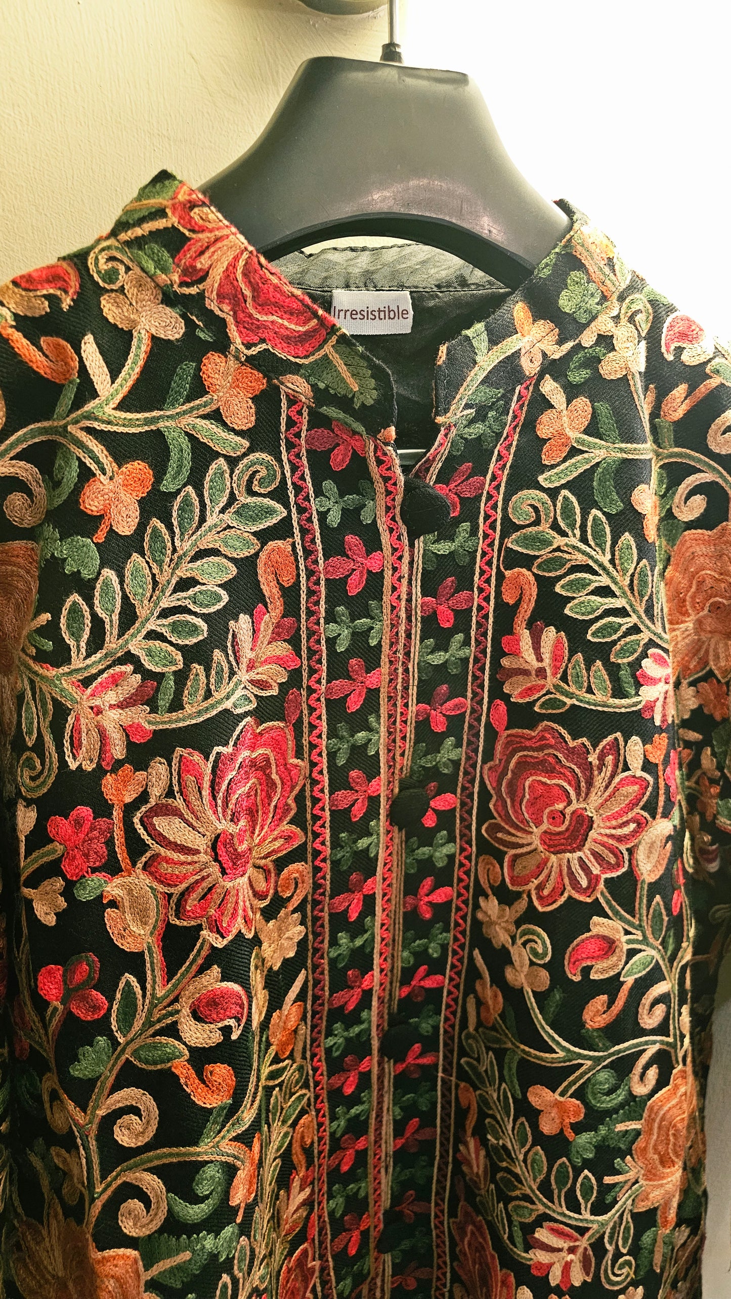 Embroidered coat: Pashmina