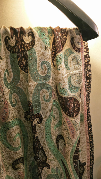 Reelkar embroidered minishawl: Pashmina