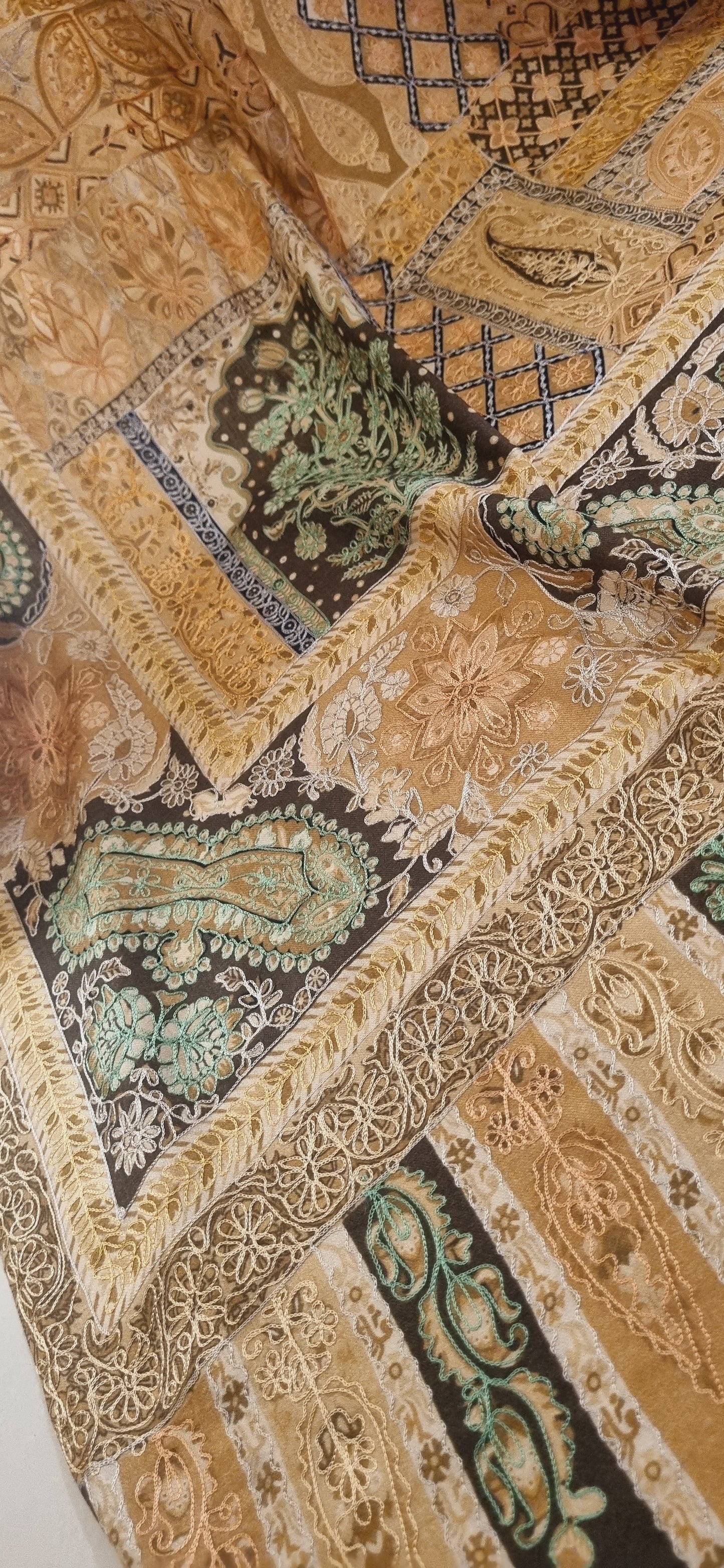 Reelkar embroidered pashmina