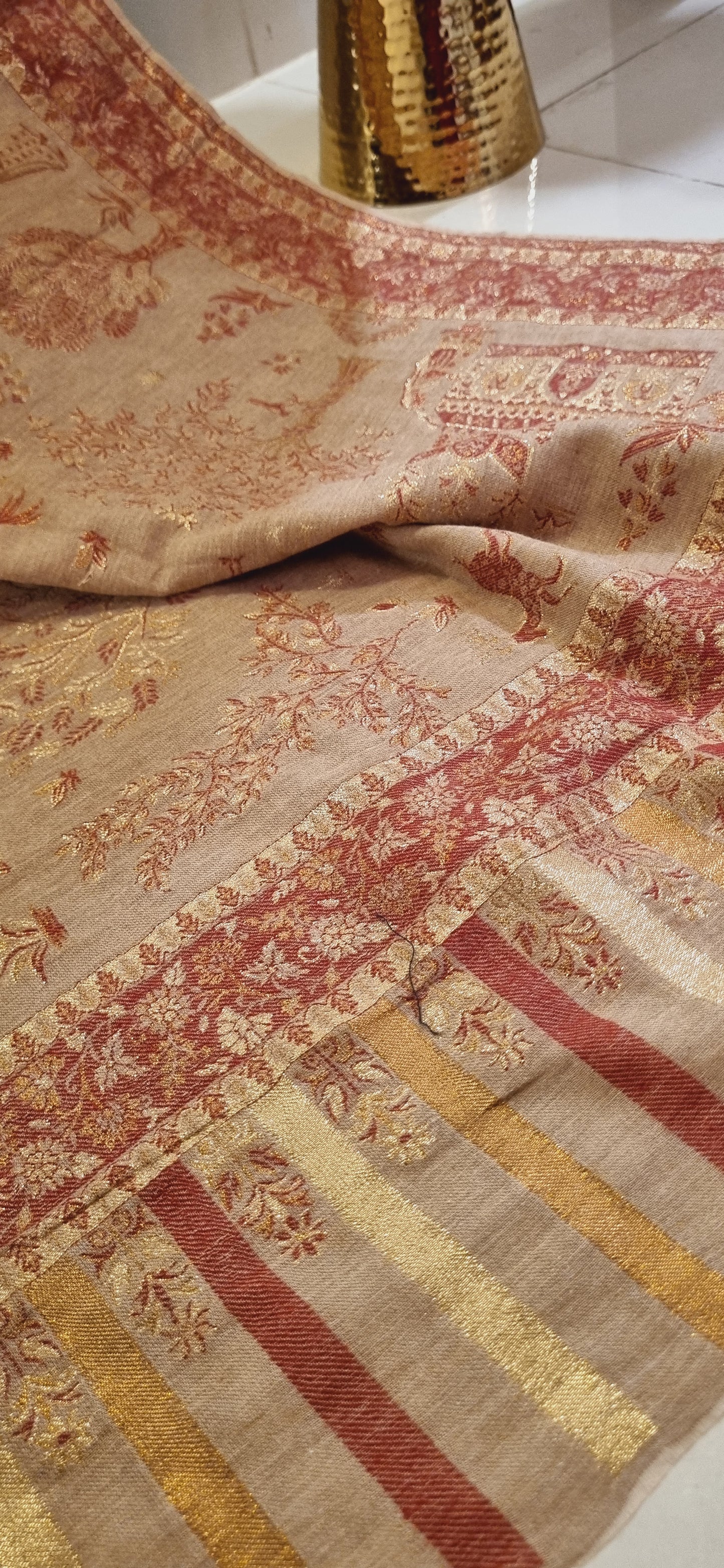 Tajmehal kaani with zaree weave