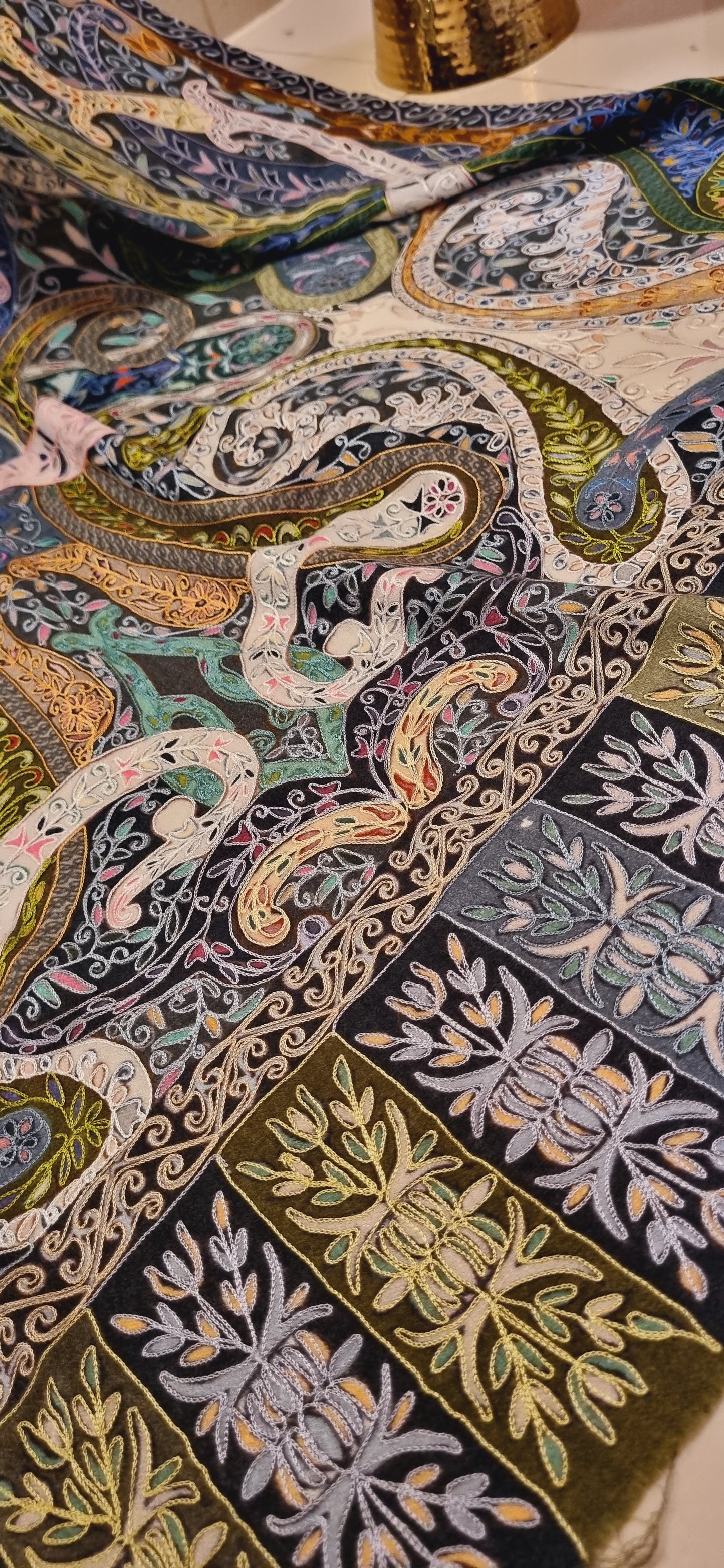 Reelkar embroidered pashmina