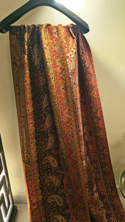Gandhara kaani reversible: shawl
