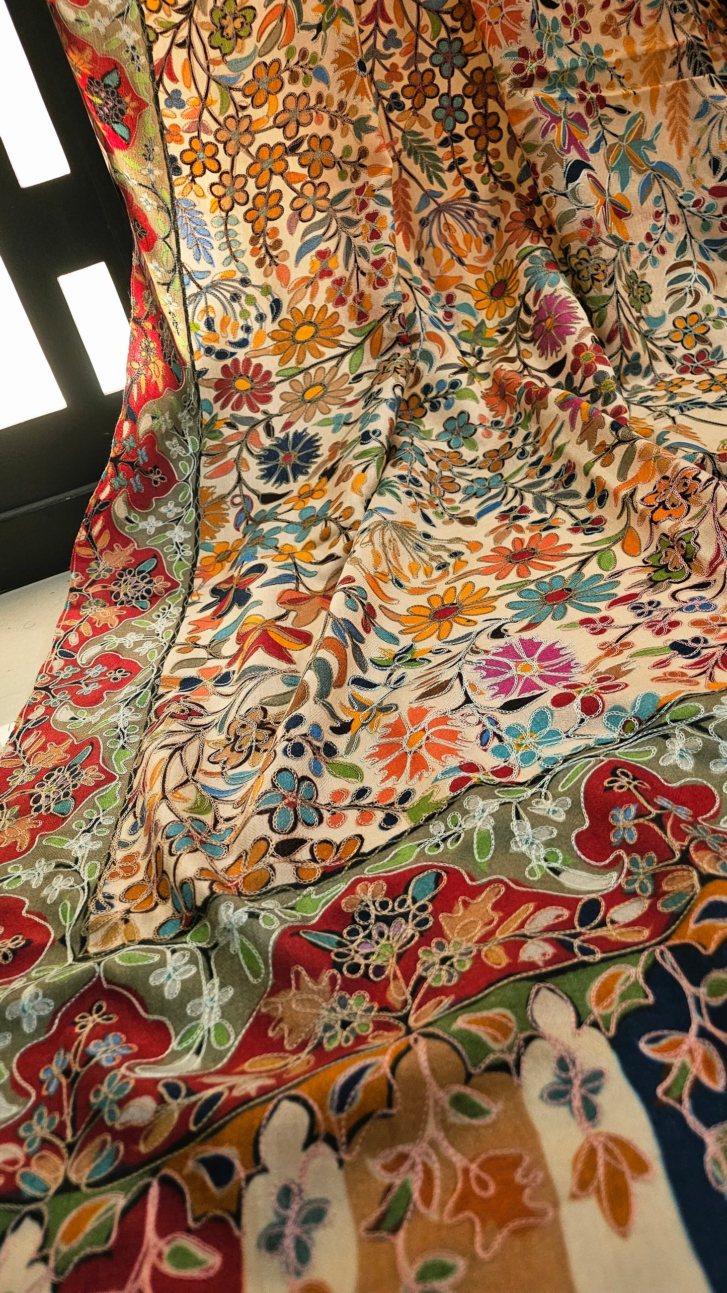 Reelkar embroidered: Pashmina