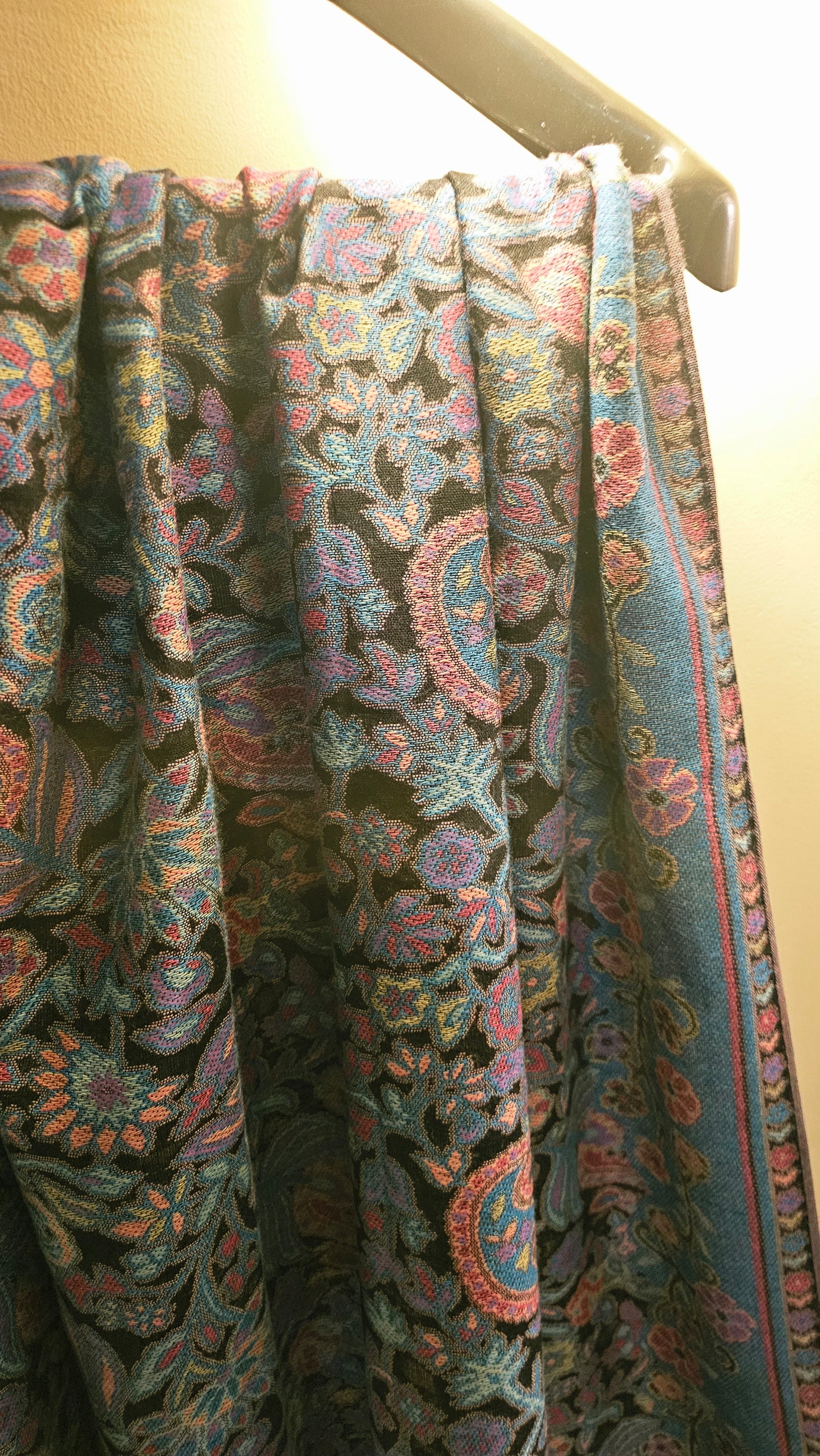 Kaani shawl: woollen pashmina
