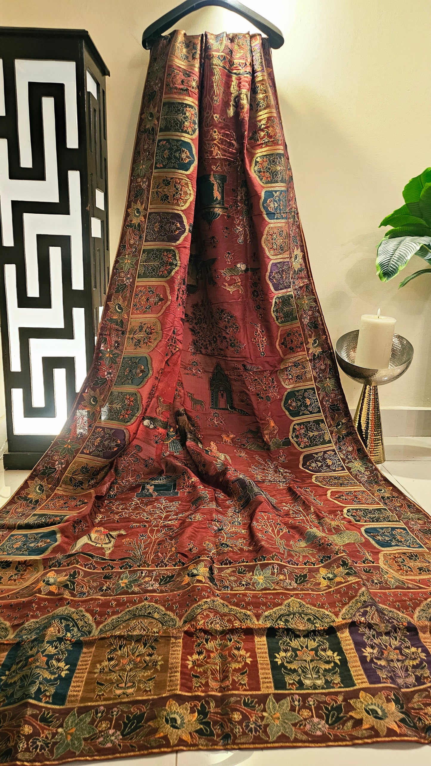 Meenakari shawl: patola silk
