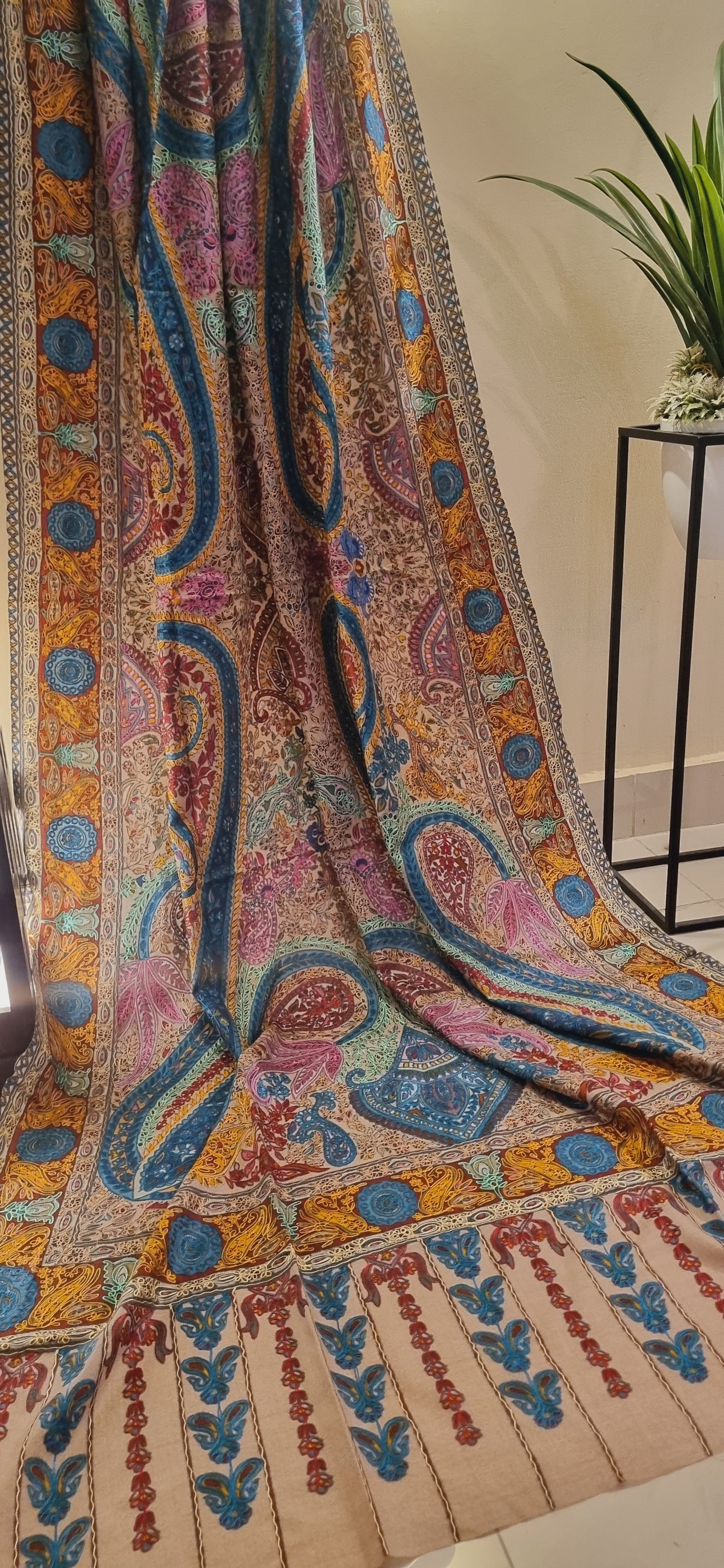 Reelkar embroidered pashmina shawl
