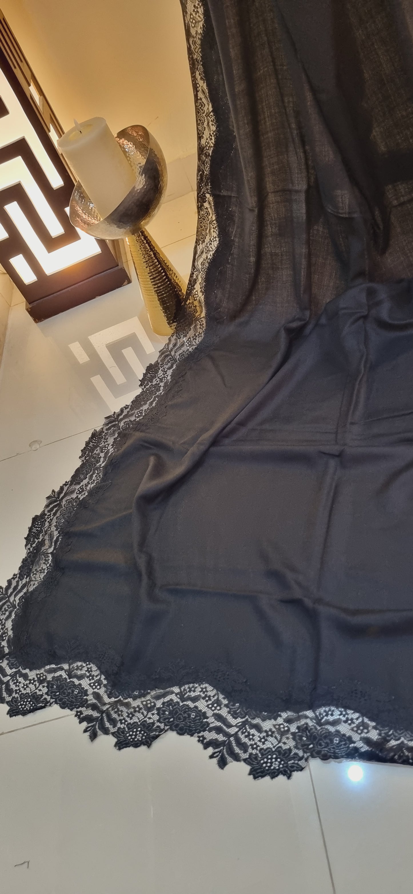 Pashmina chantilly shawl