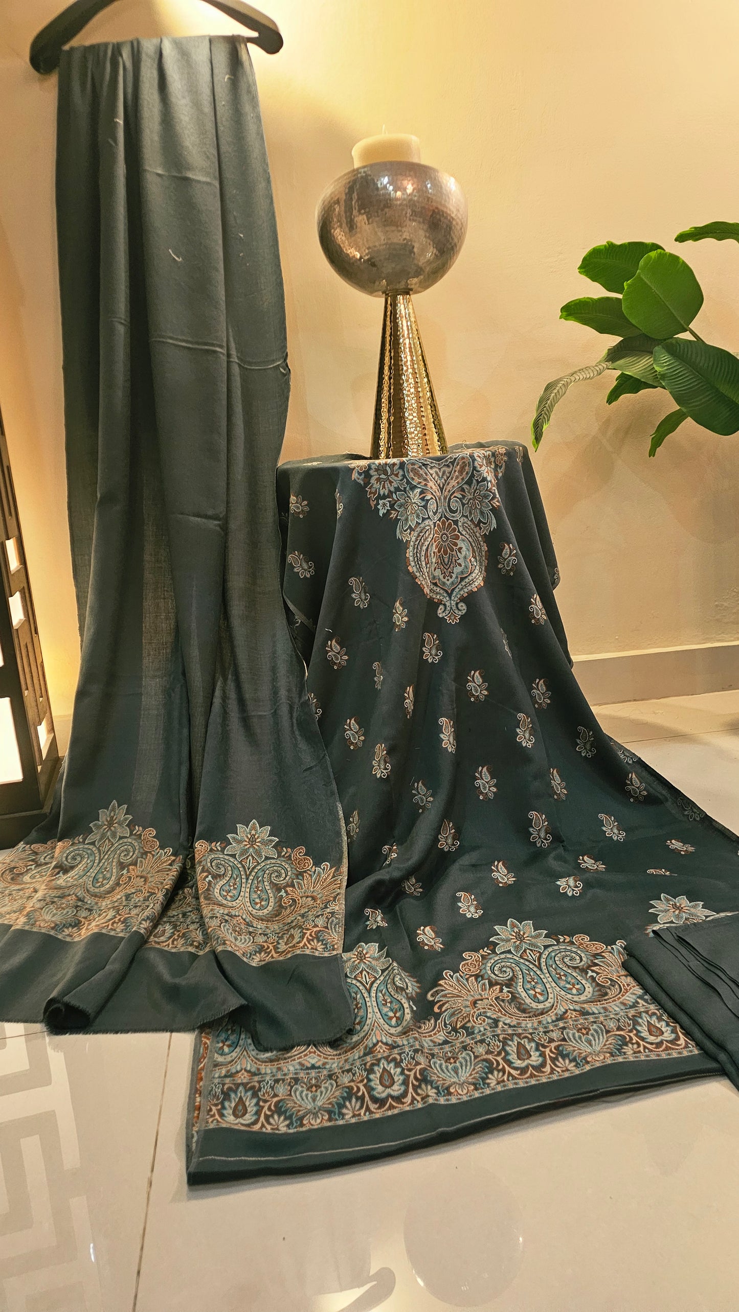 Kaani suit: Pashmina