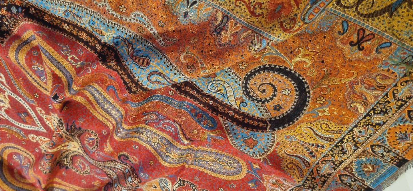 Pashmina kaani with zaree weave
