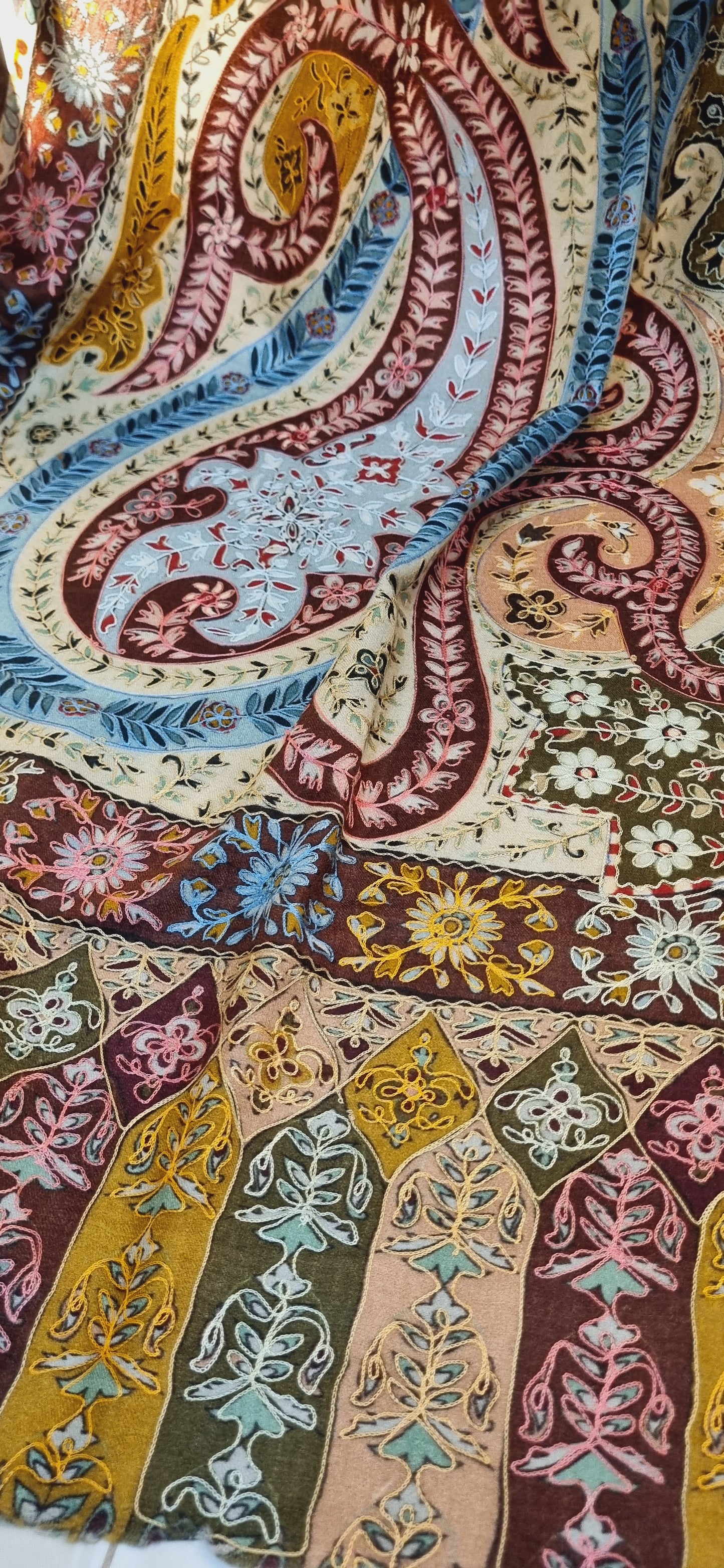 Reelkar embroidered pashmina