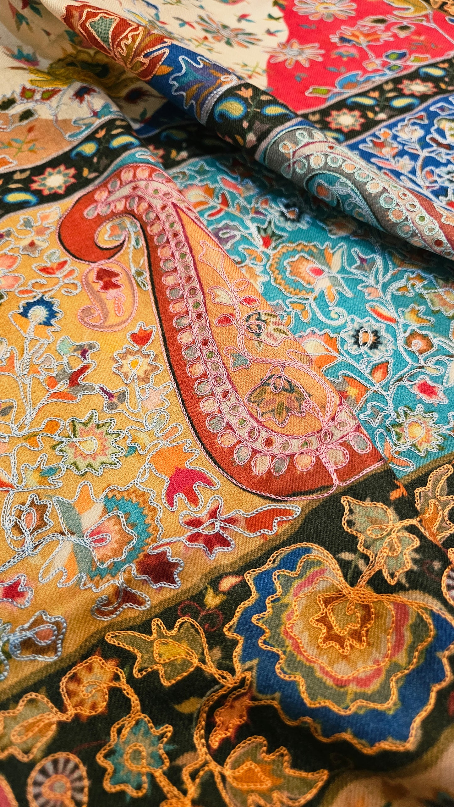 Reelkar embroidered:pashmina