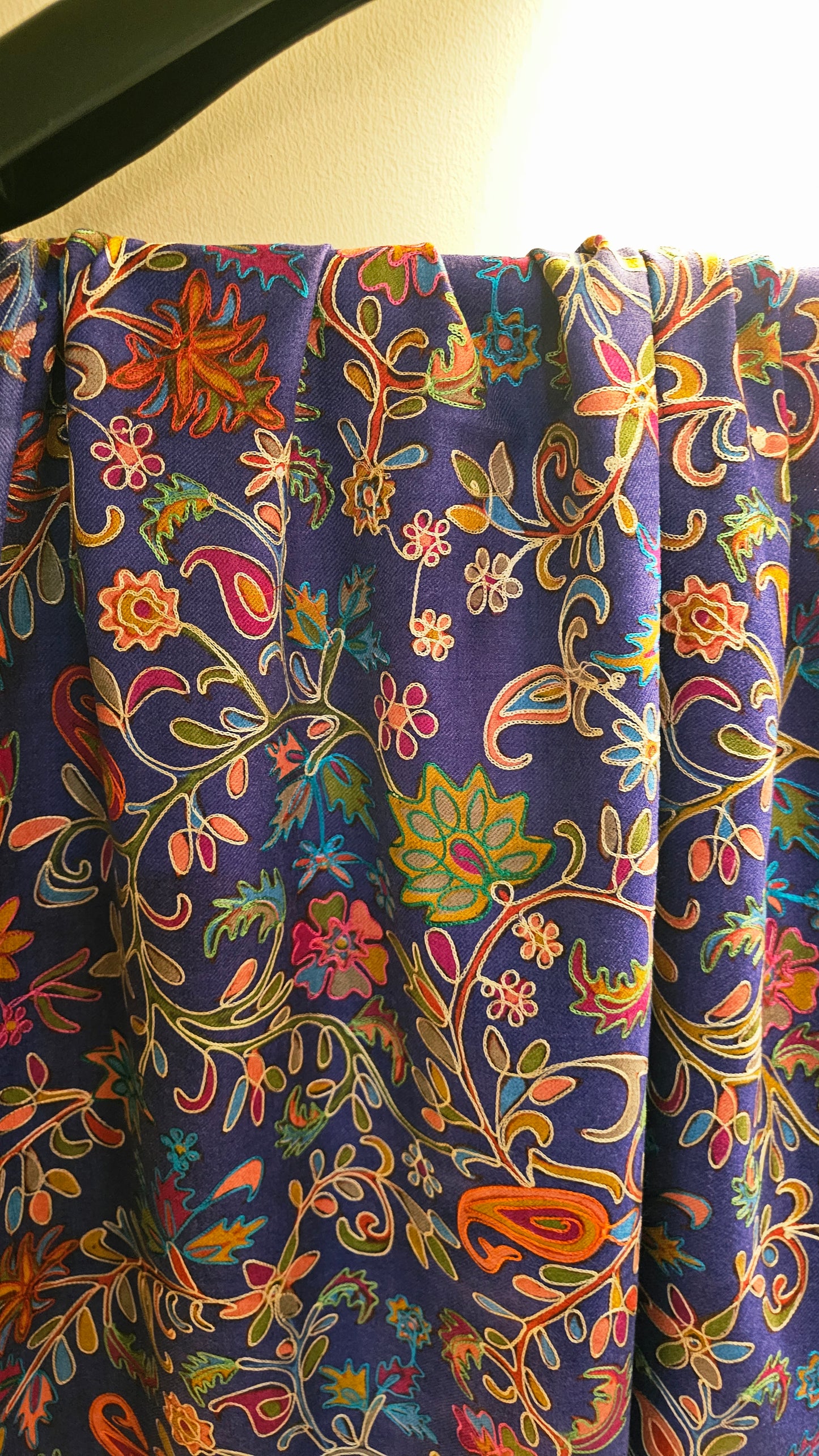Reelkar embroidered minishawl: pashmina
