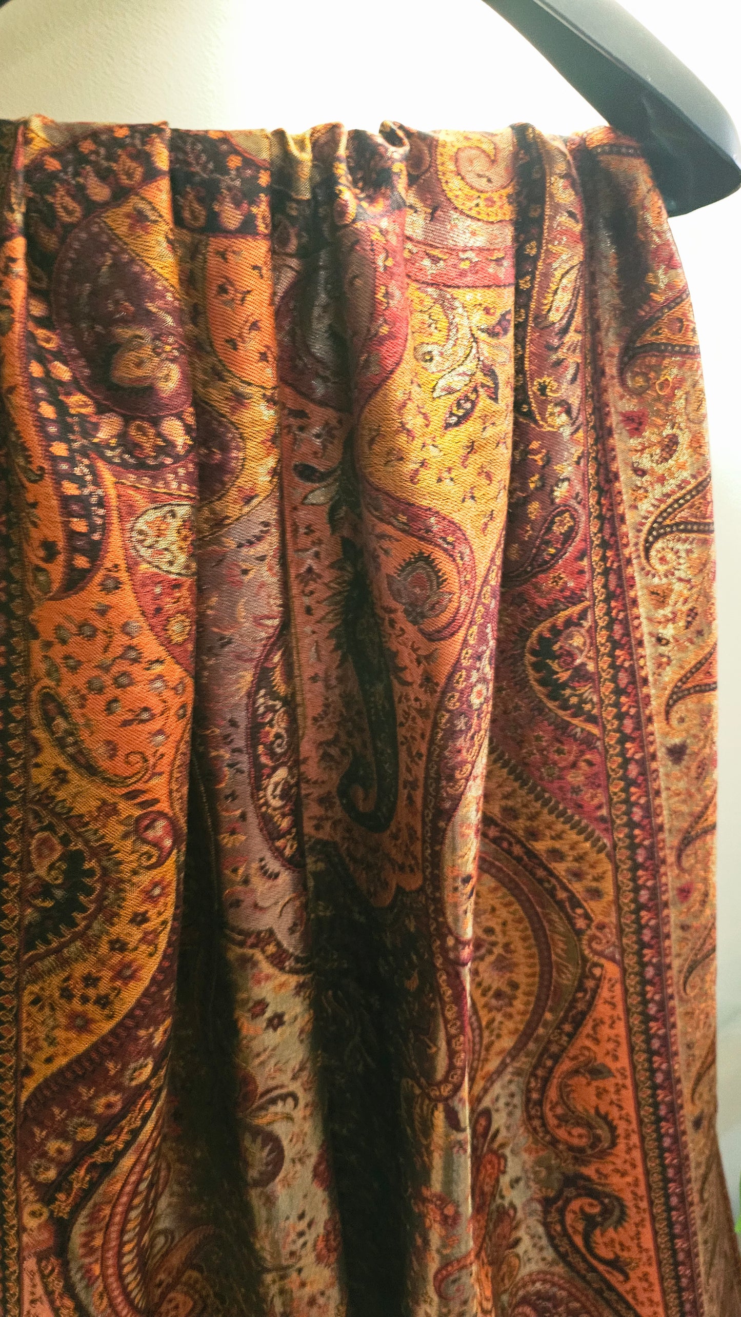 Moonlight reversible gandhara kaani: Pashmina