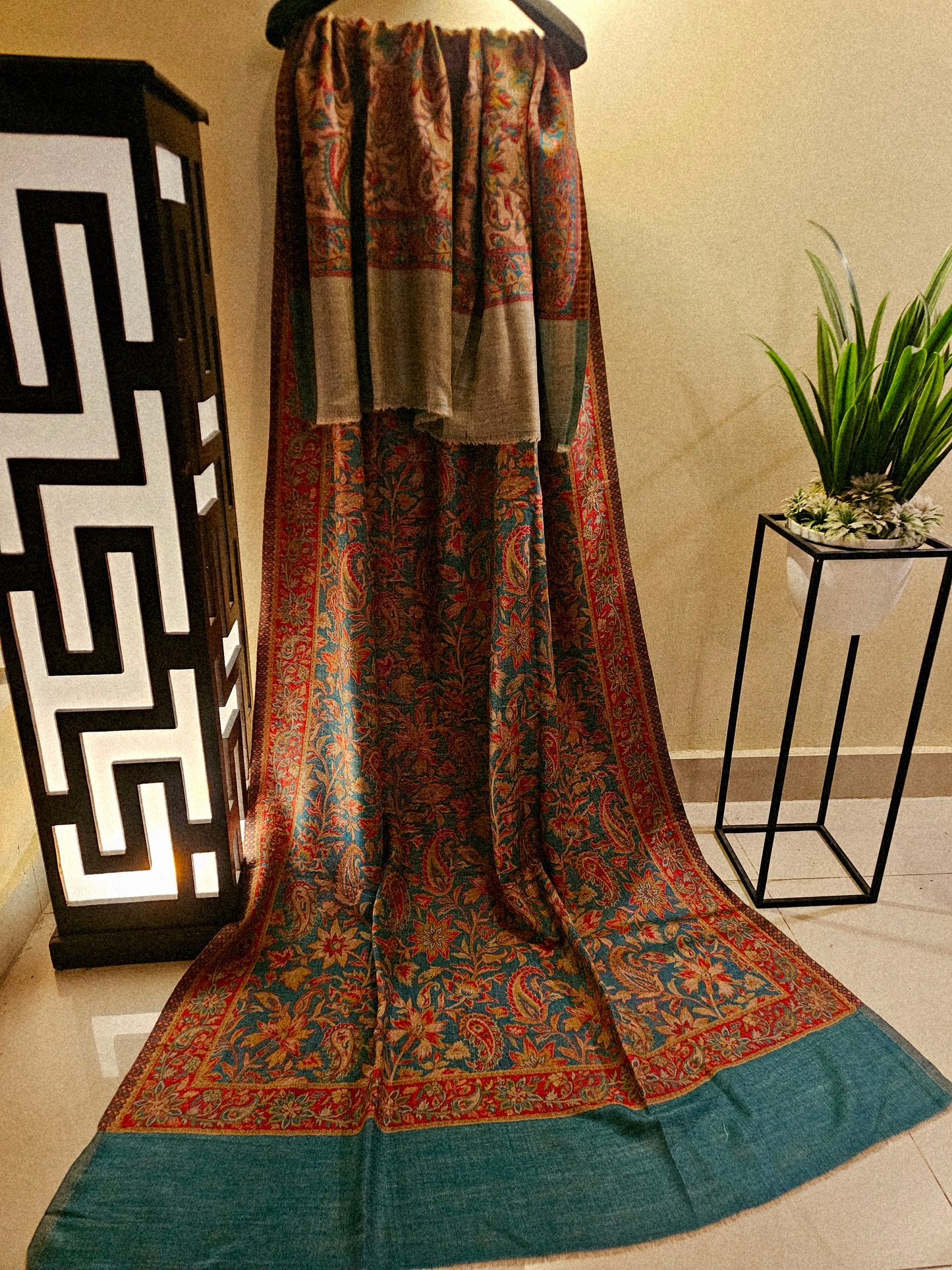Toosh kaani reversible shawl