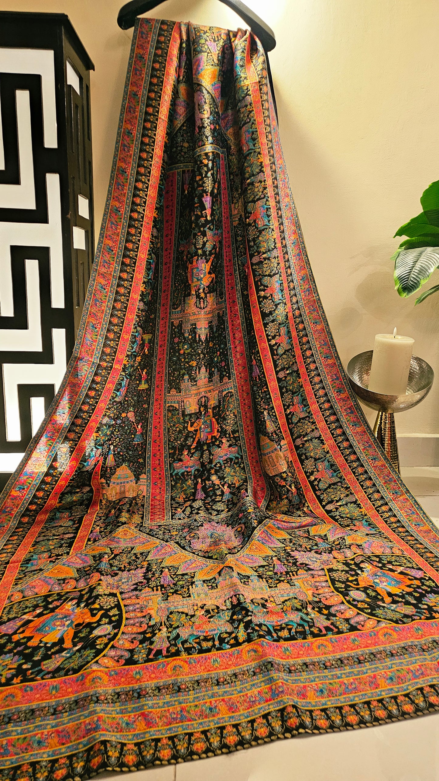 Meenakari shawl: patola silk