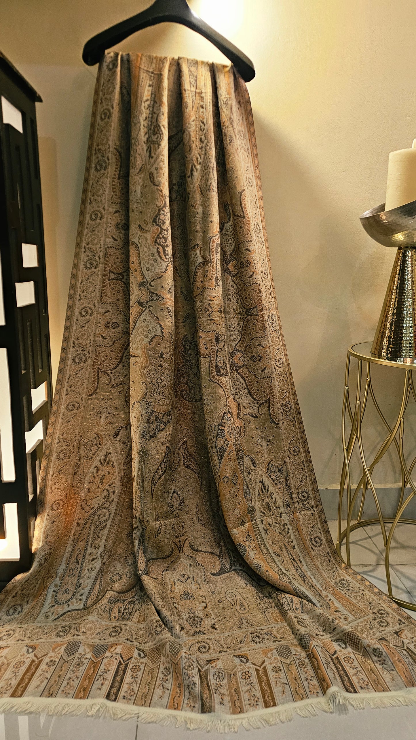 Reversible moonlight gandhara kaani shawl: Pashmina