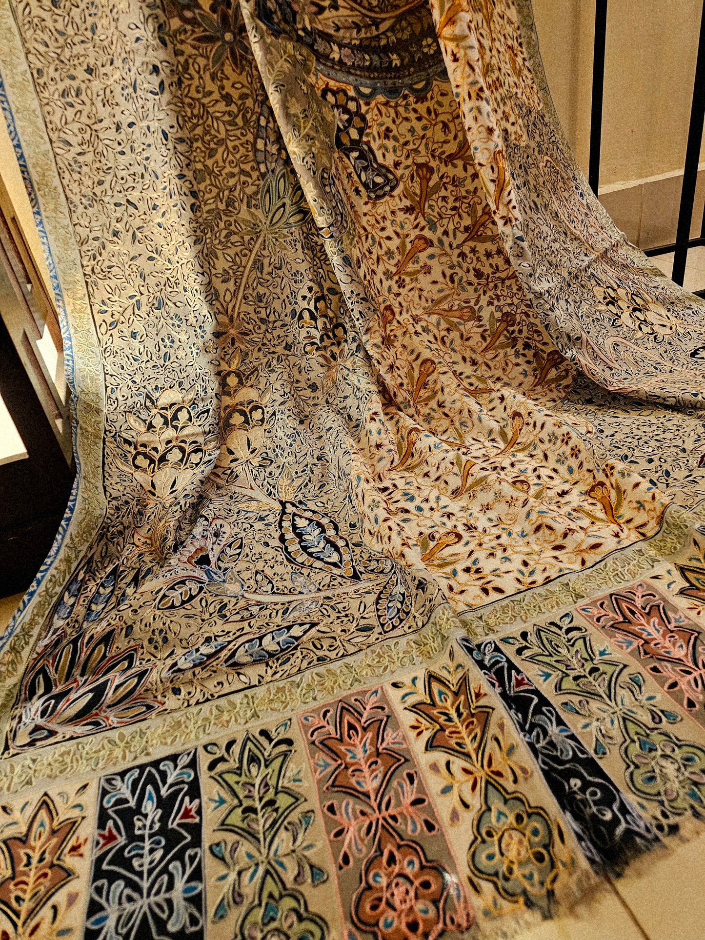 Reelkar embroidered silk dupatta