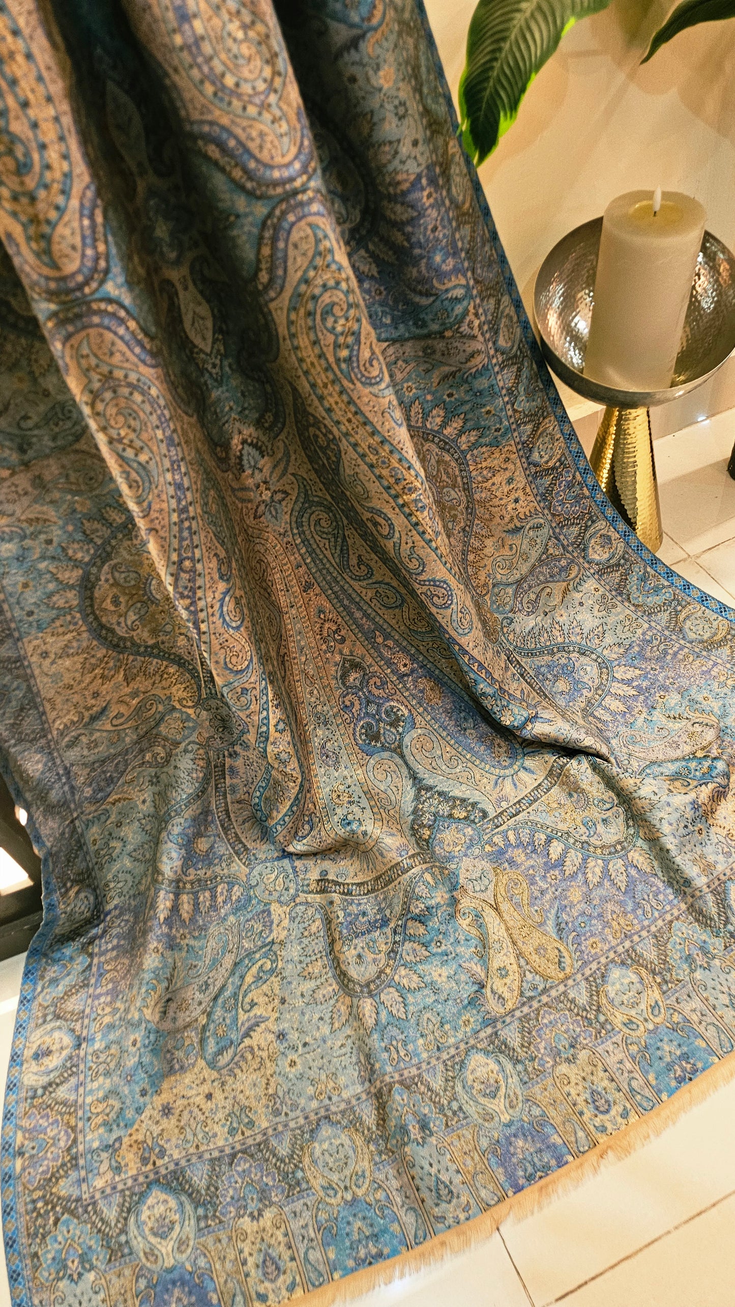 Moonlight reversible gandhara kaani: Pashmina