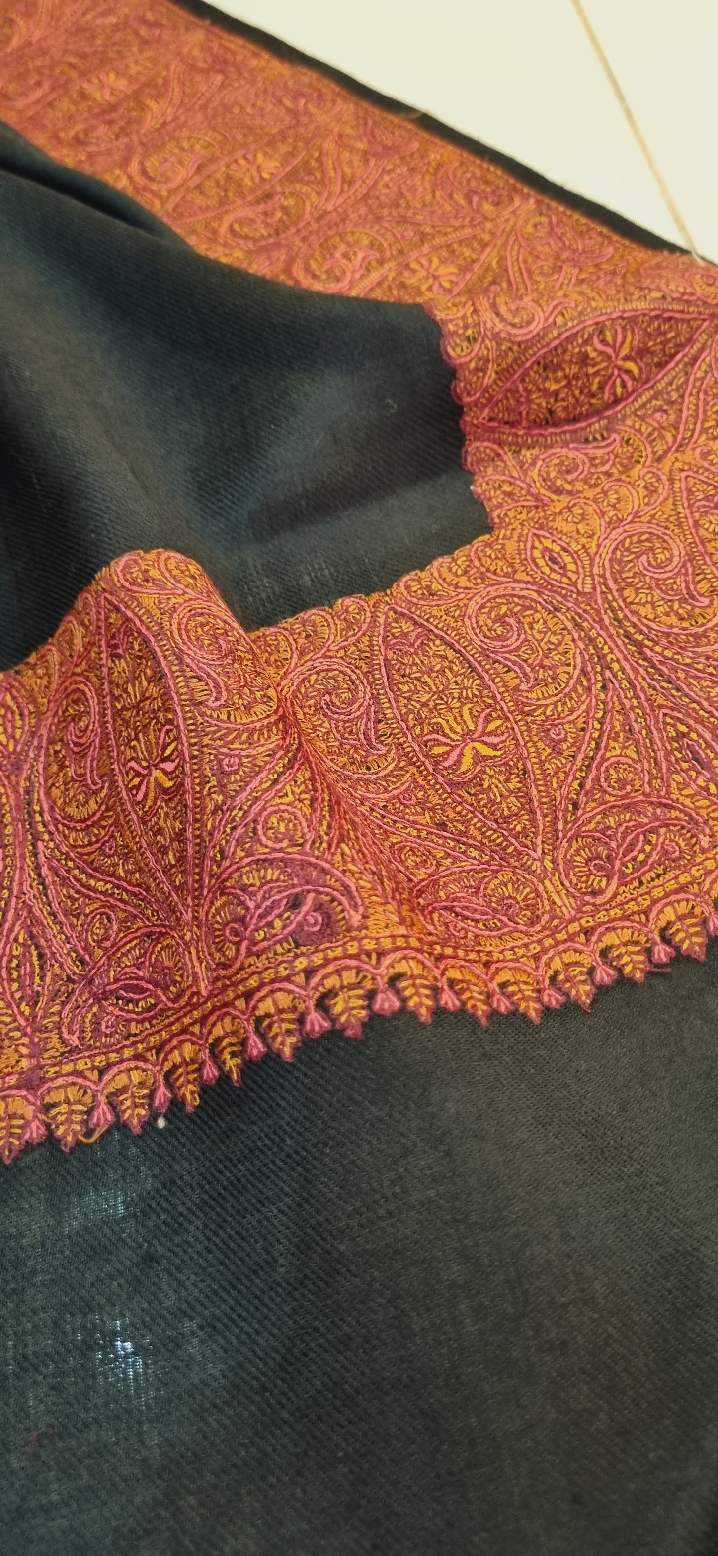 Papermachi pashmina
