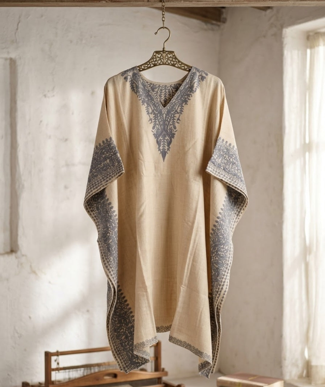Embroidered cape shawls: Pashmina