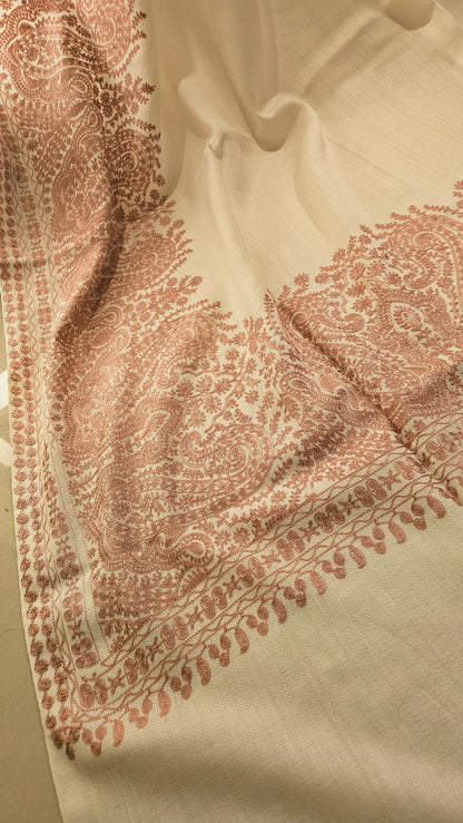 Border embroidered: Pashmina