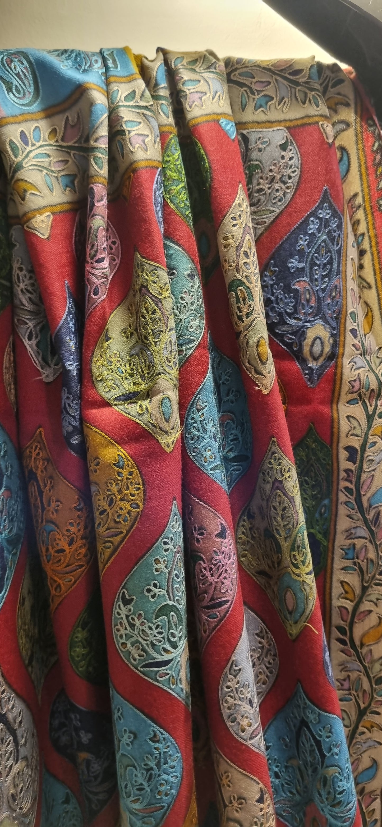 Reelkar embroidered pashmina