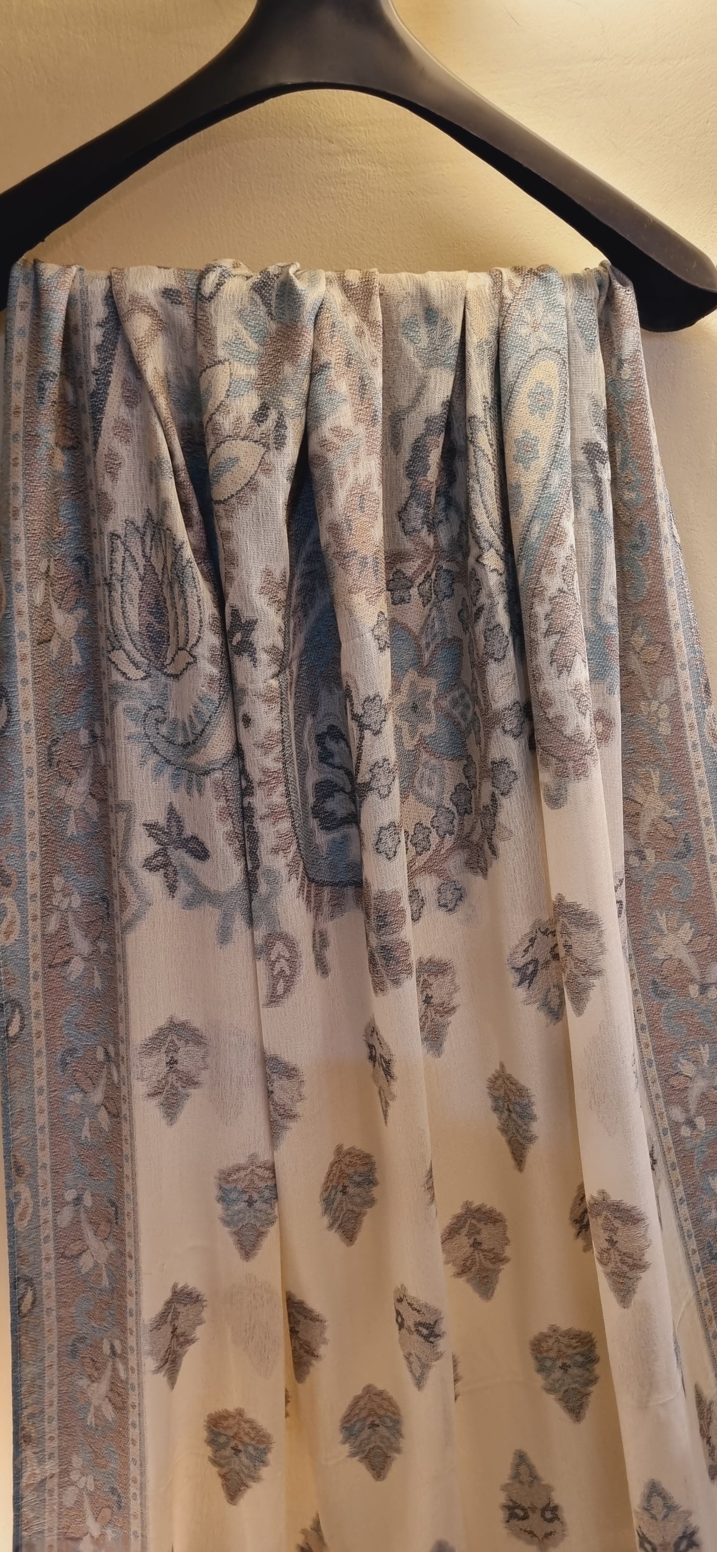 Woolen pashmina kaani shawl