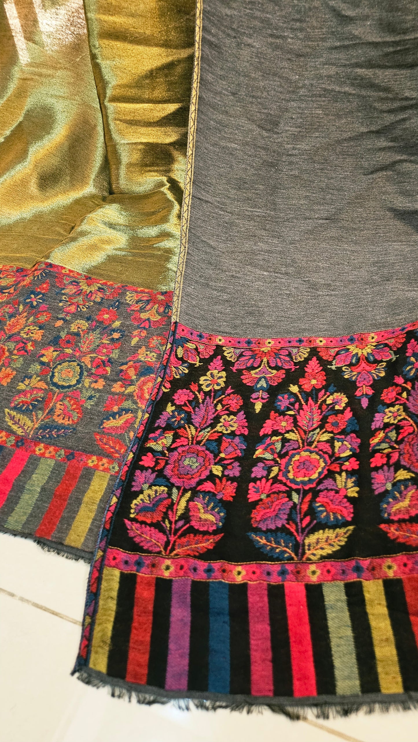 Reversible kaani: Pashmina
