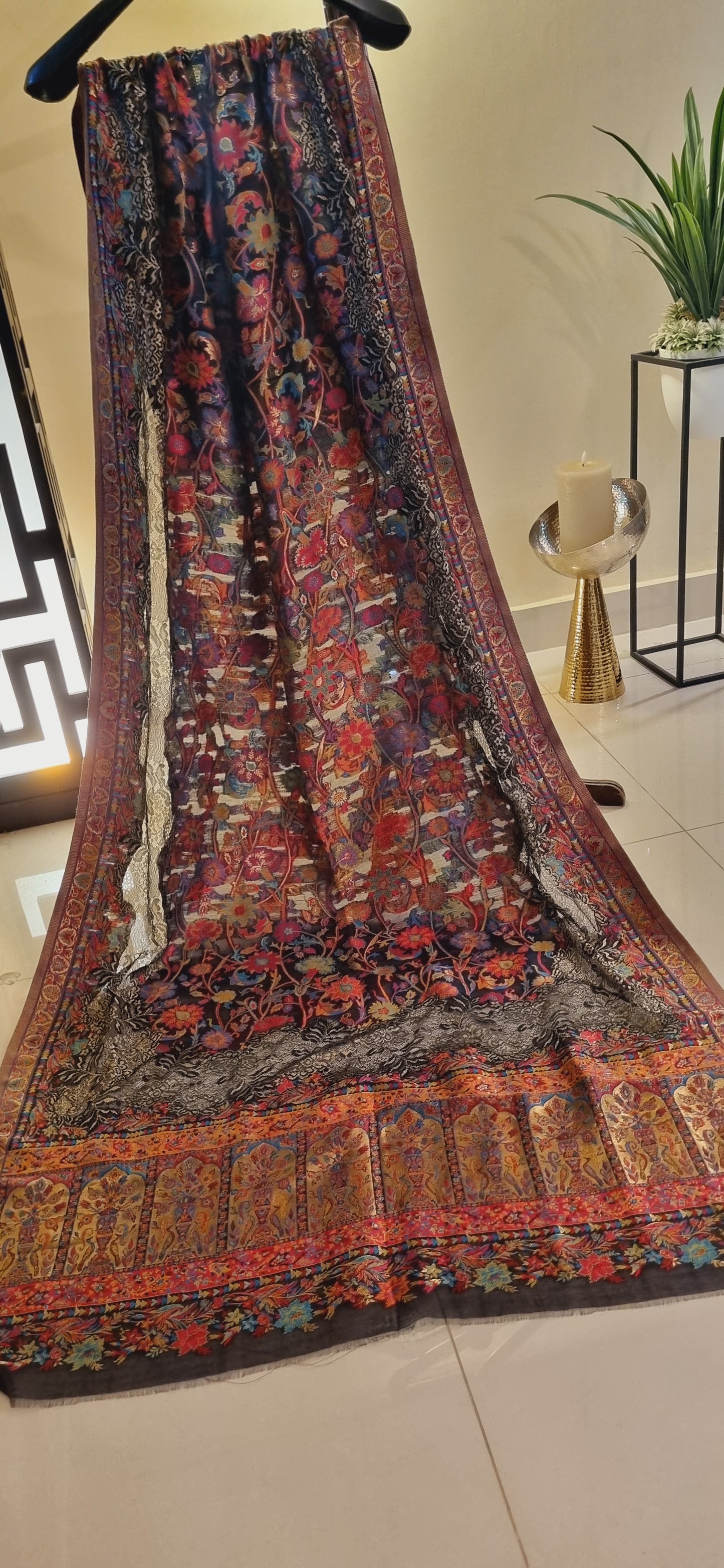 Silk kaani with chantilly
