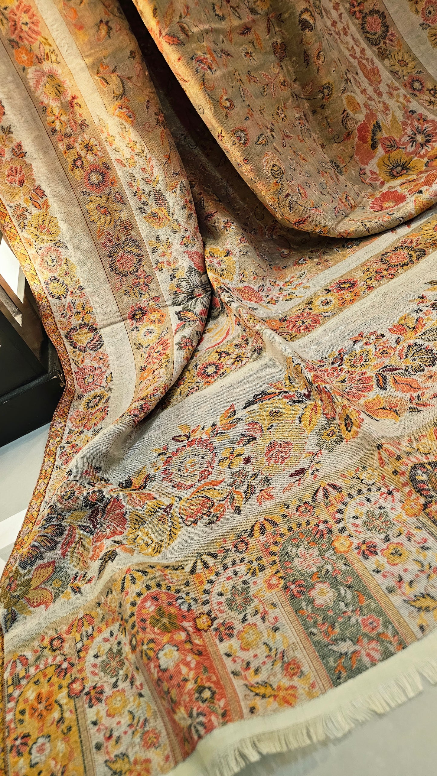 Reversible moonlight gandhara kaani: Pashmina
