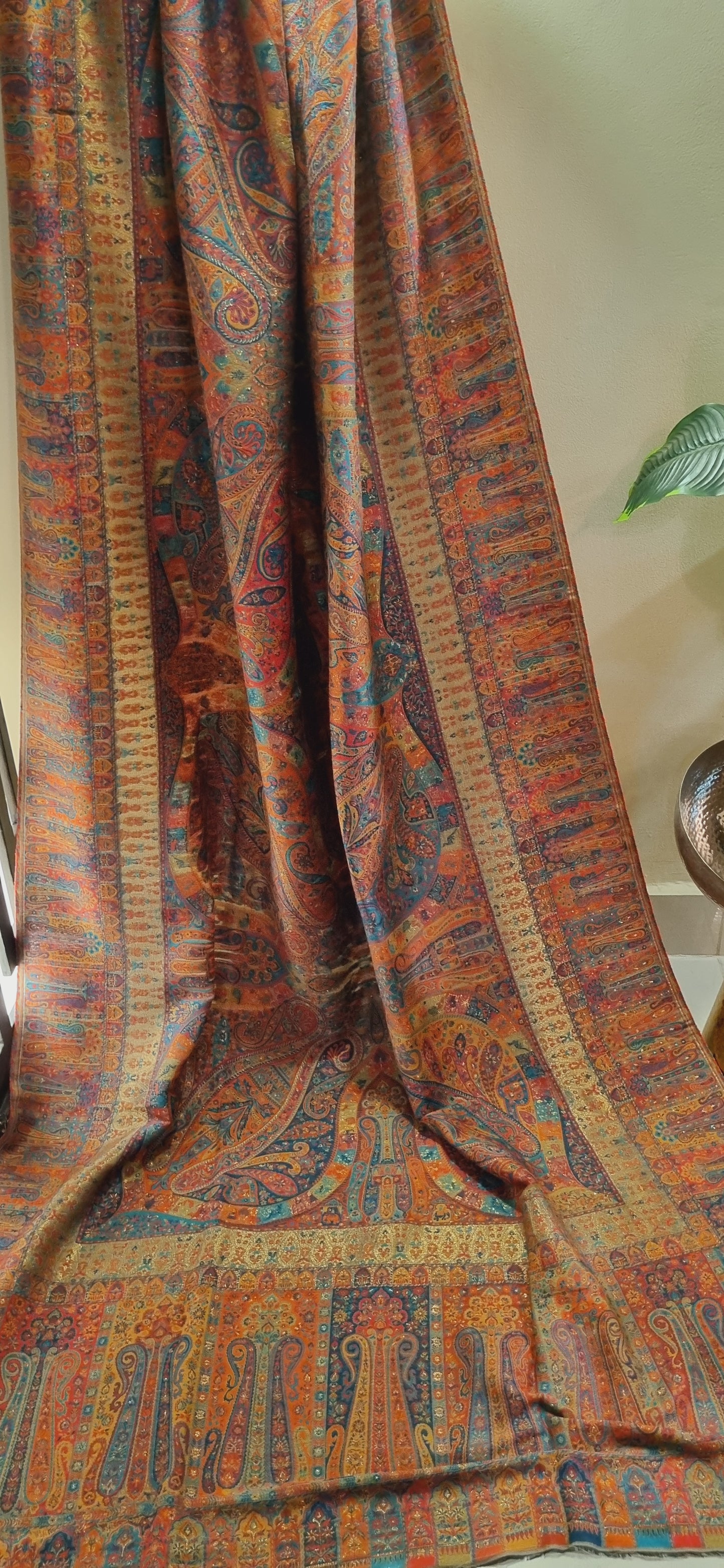 Shahjahani kaani shawl