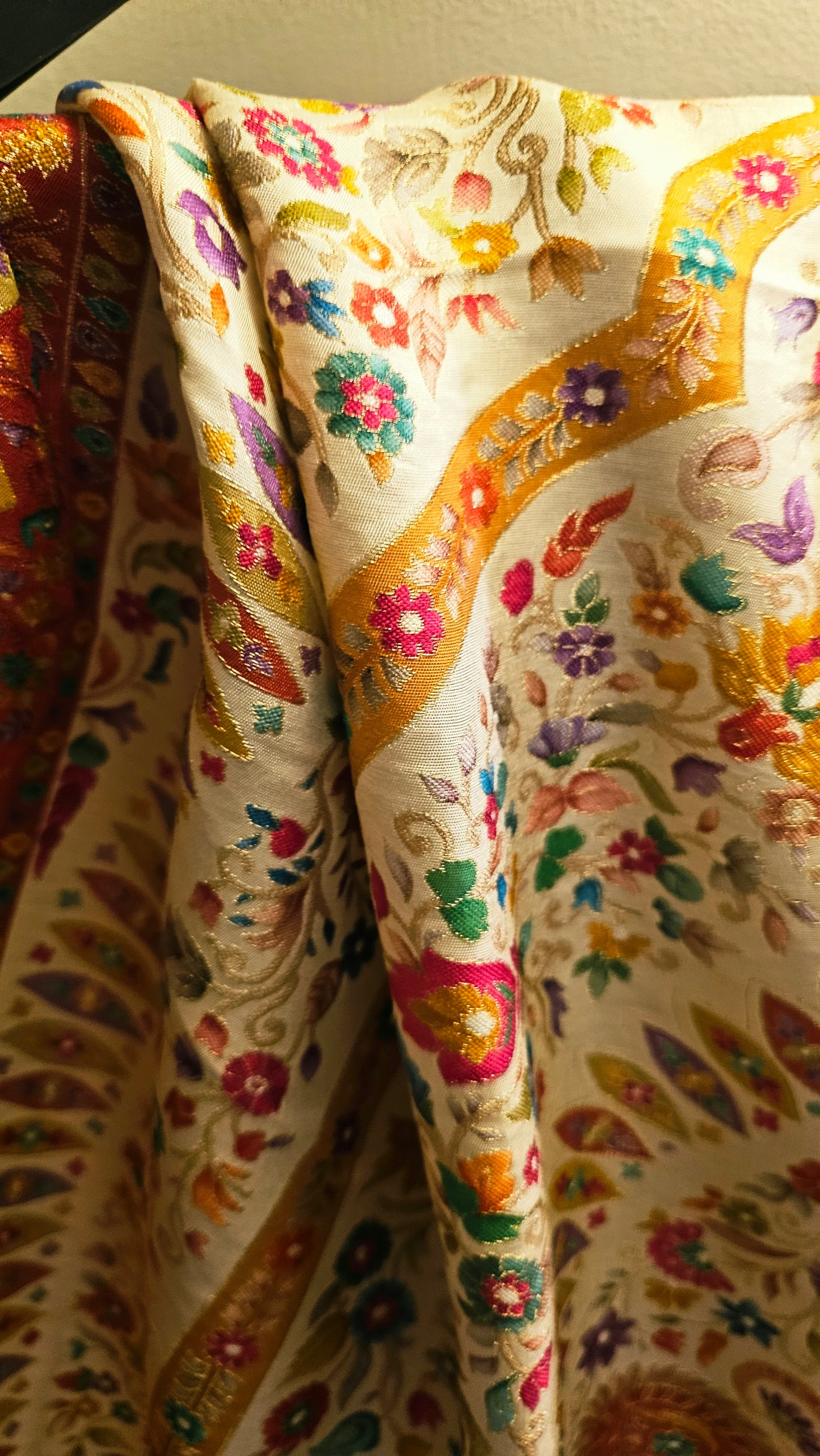 Meenakari shawl: silk