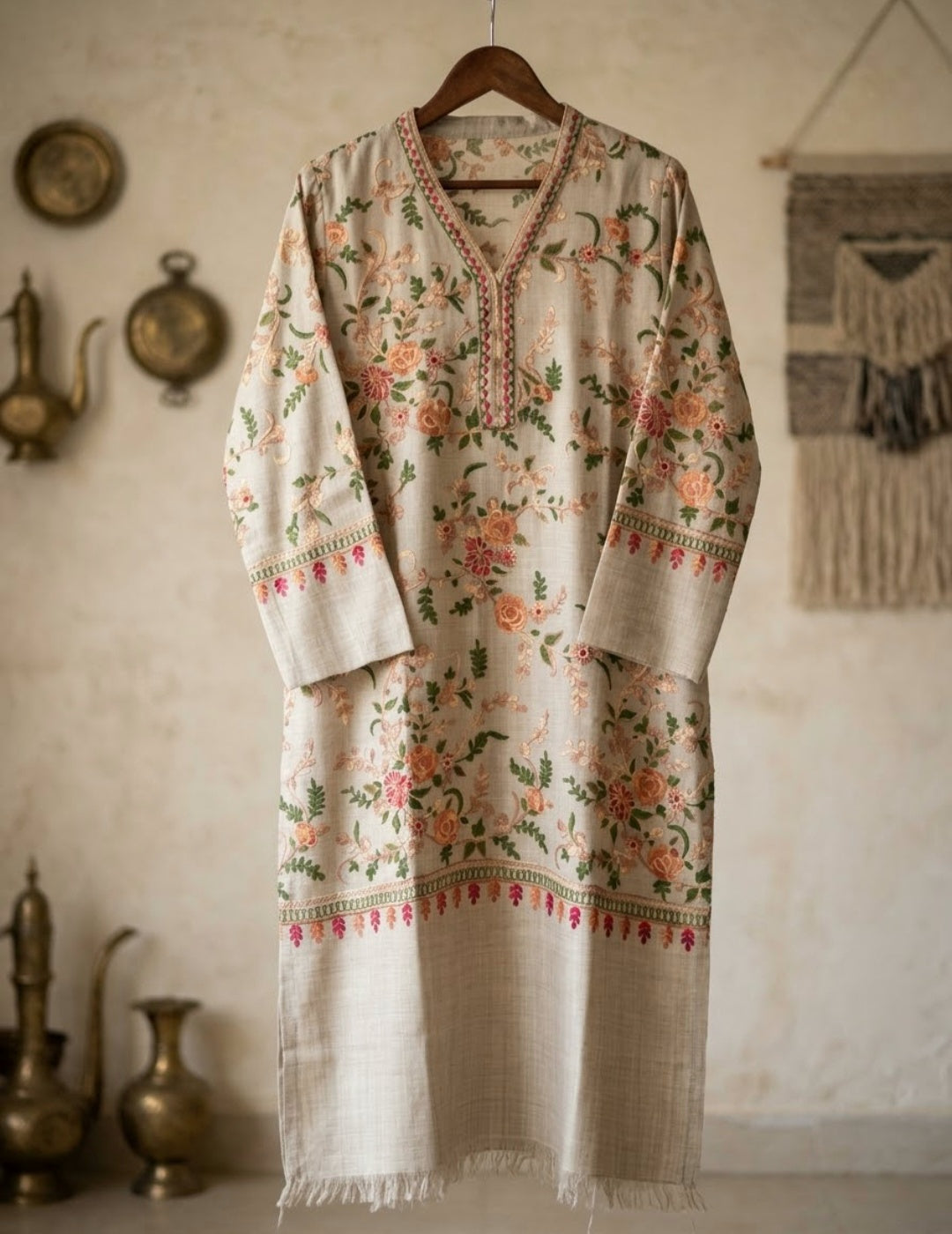 Embroidered kurta: Pashmina