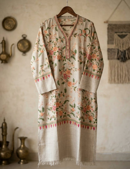 Embroidered kurta: Pashmina