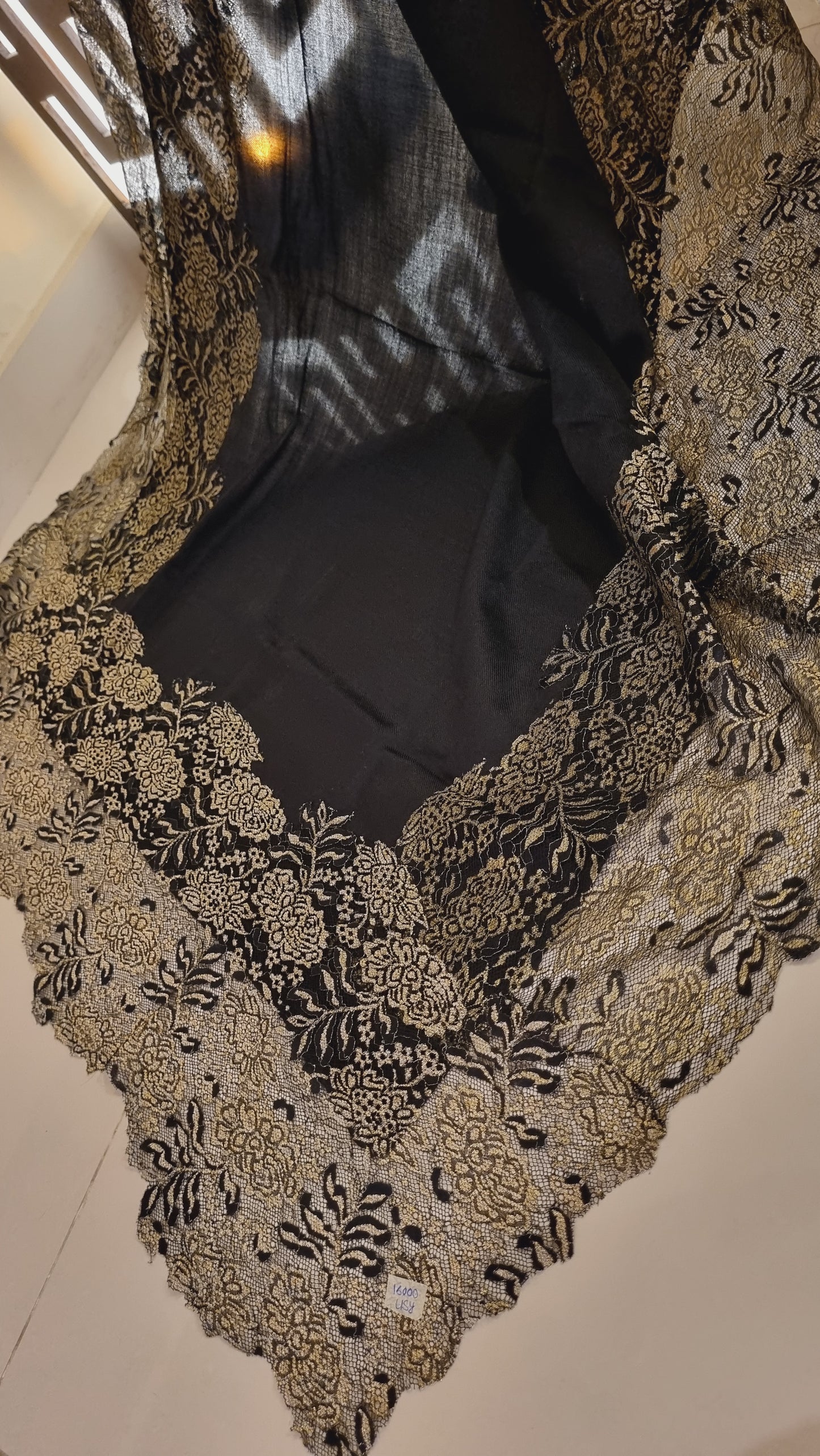 Chantilly pashmina