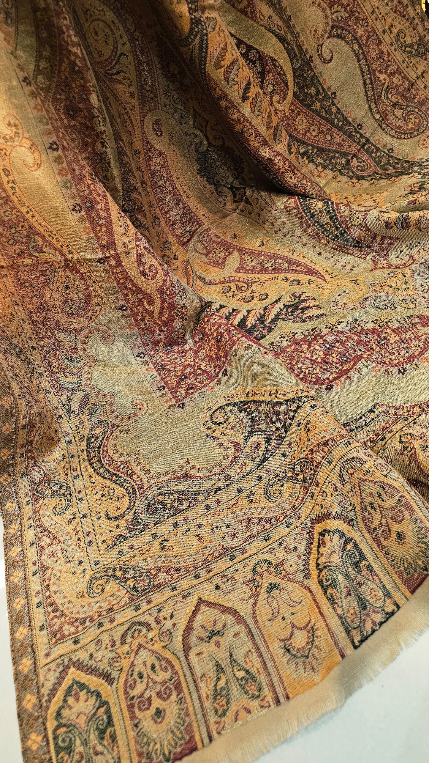 Moonlight reversible gandhara kaani: Pashmina