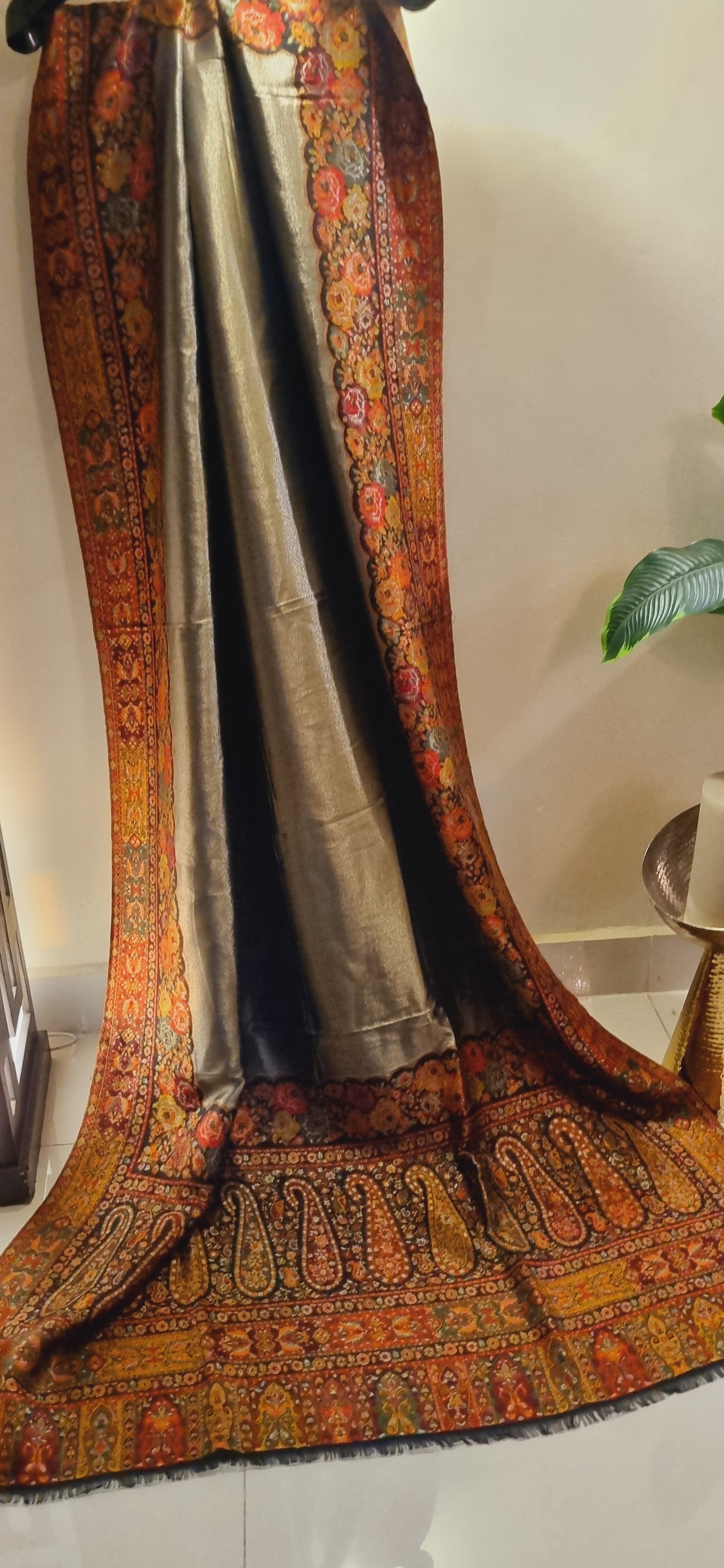 Reversible Moonlight gandhara kaani pashmina shawl